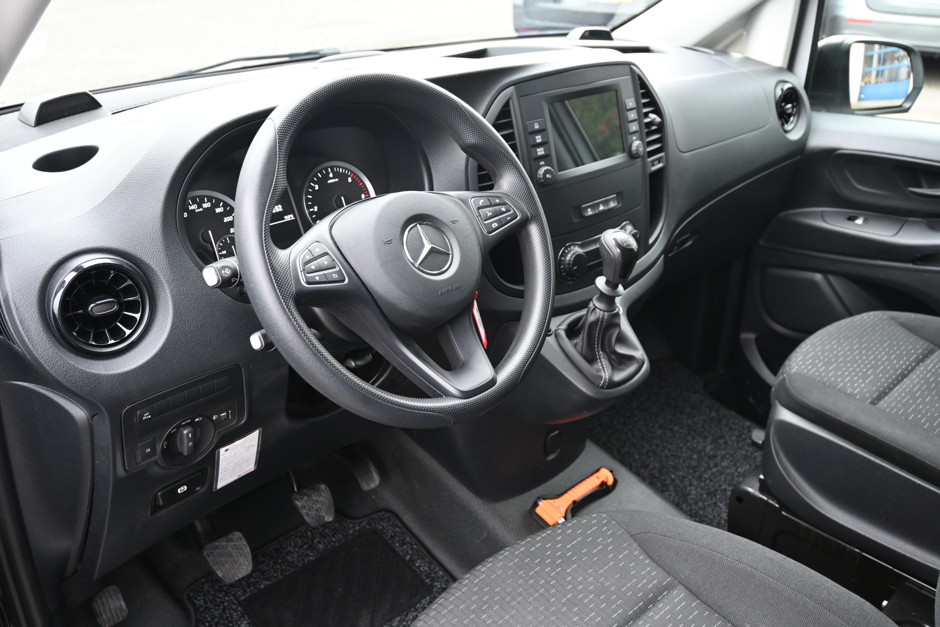 Mercedes-Benz Vito 4