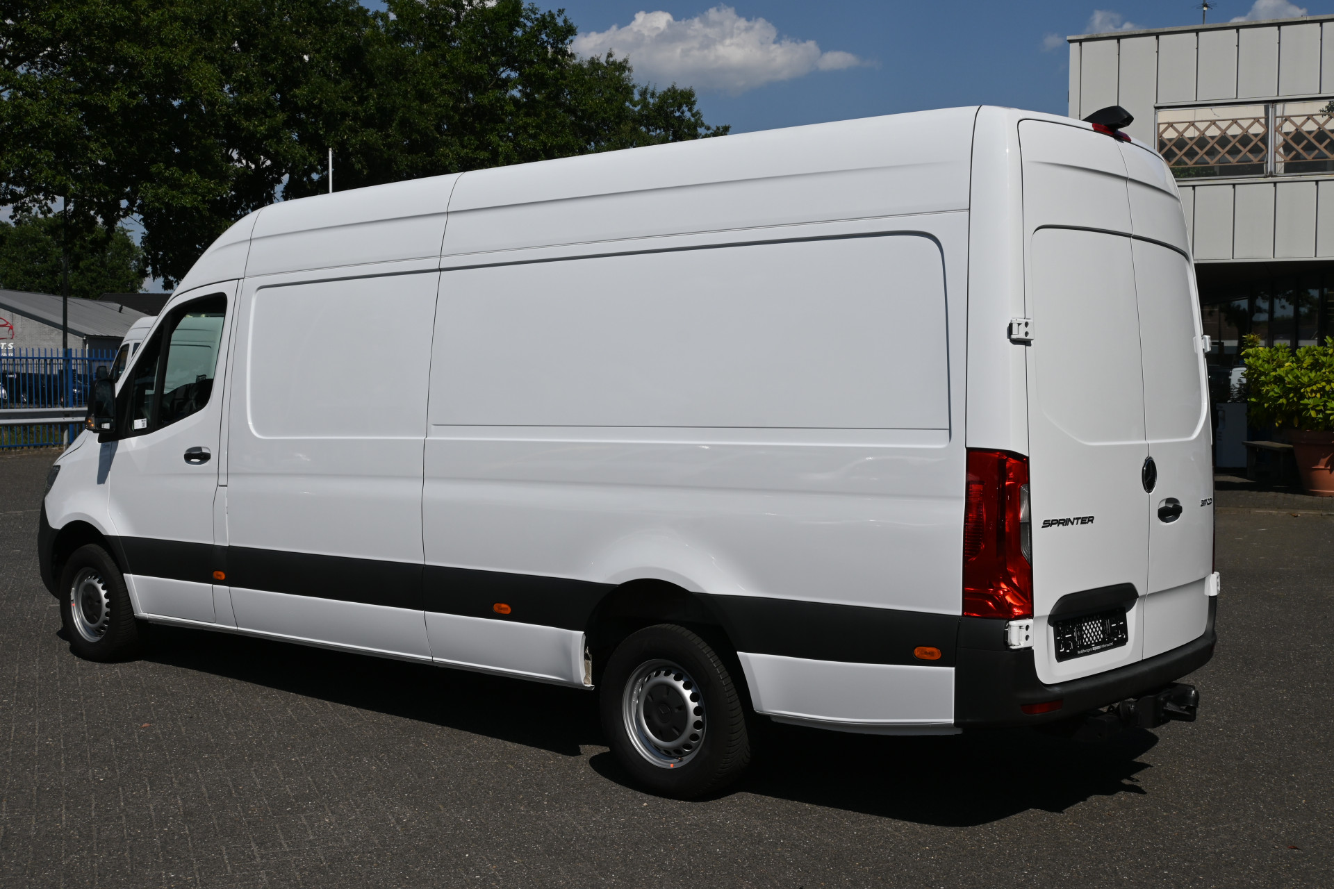 Mercedes-Benz Sprinter 13