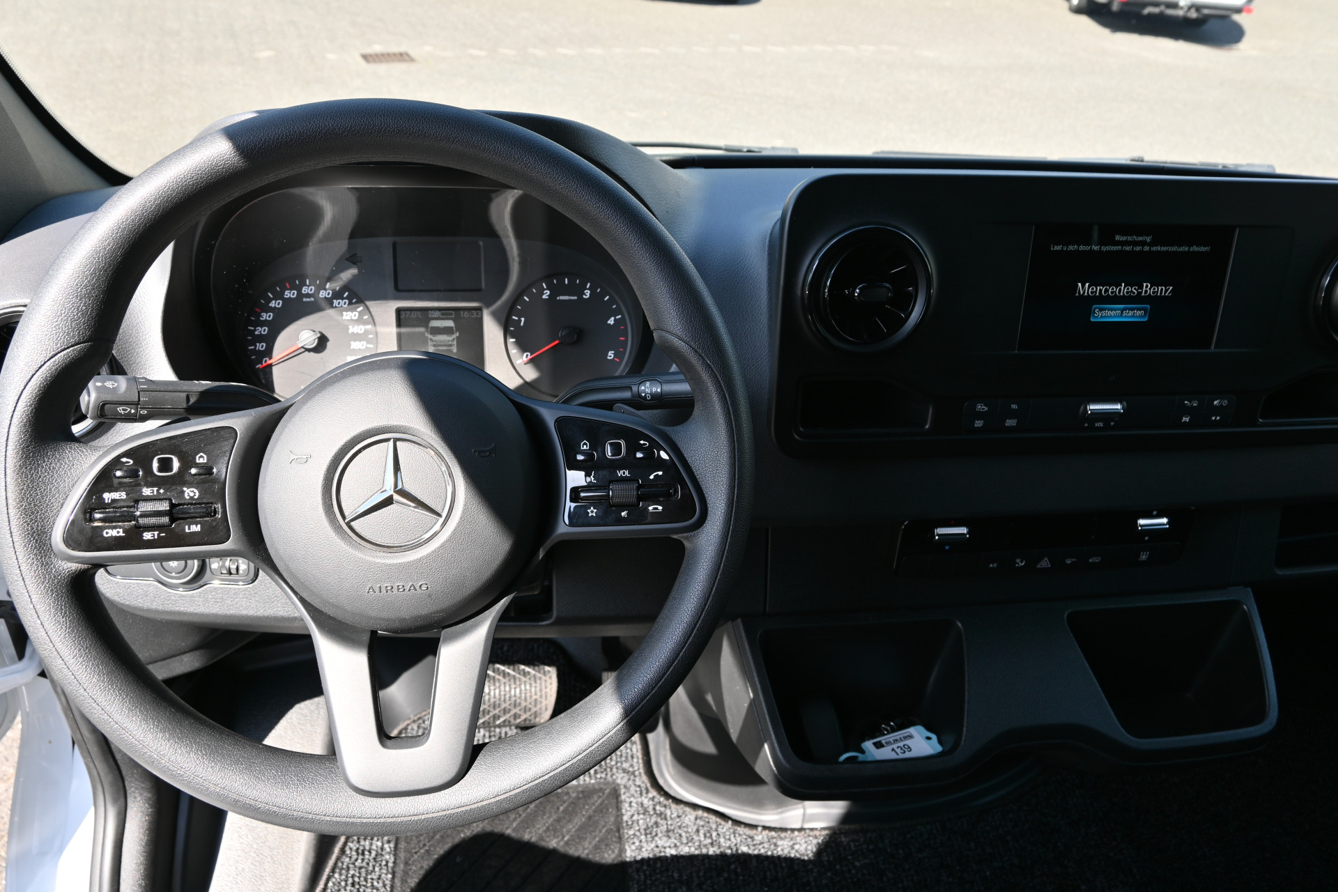 Mercedes-Benz Sprinter 14