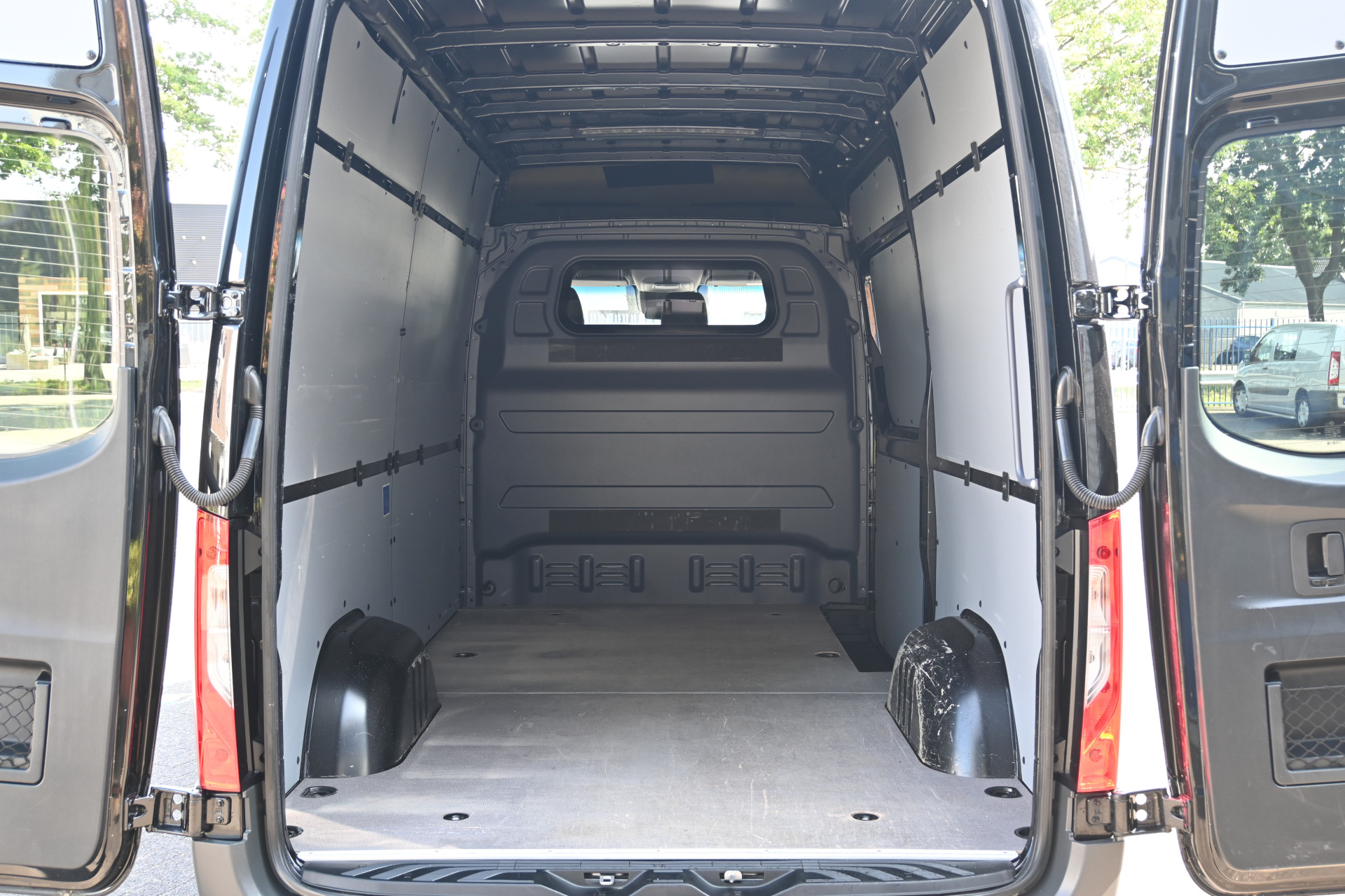 Mercedes-Benz Sprinter 13
