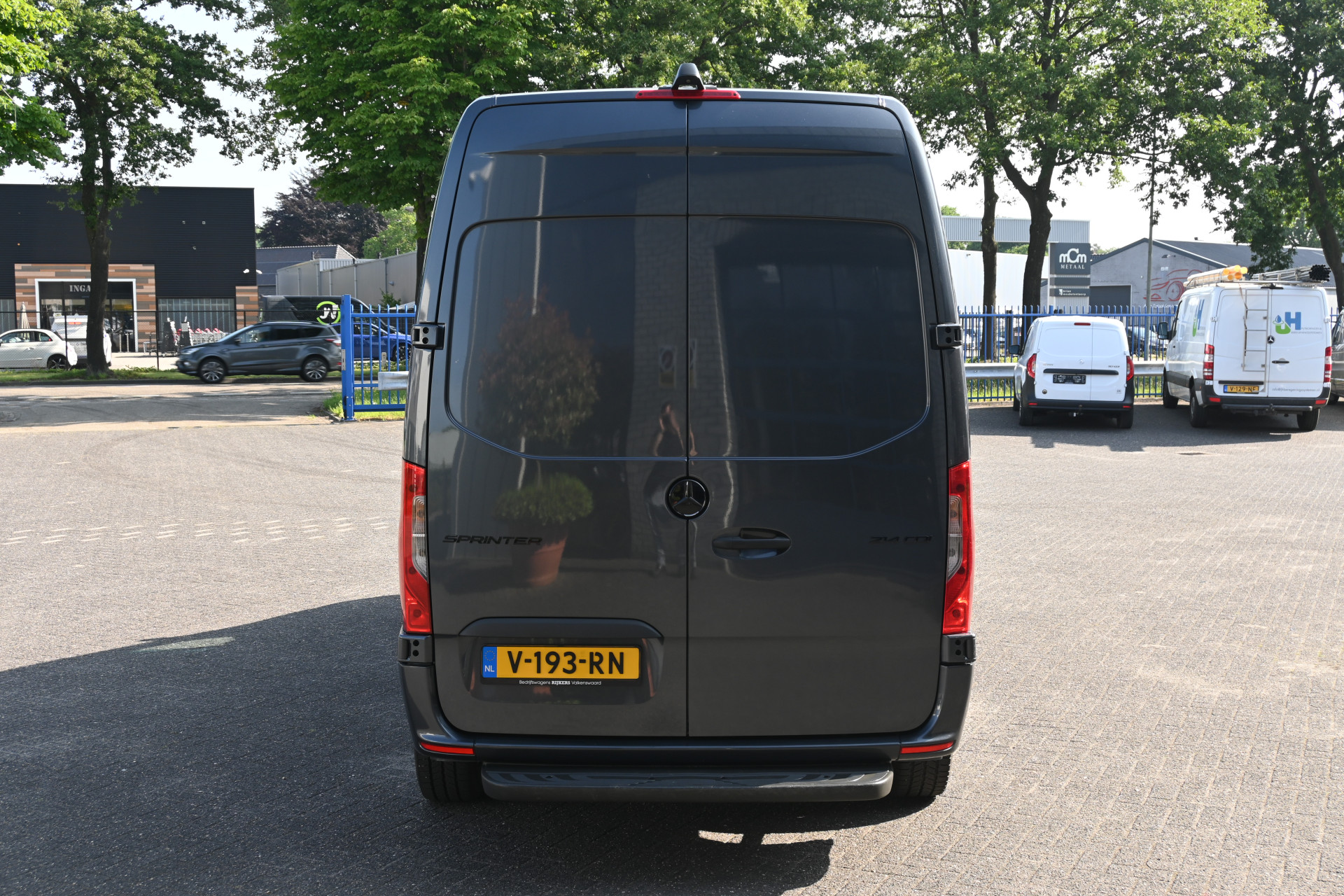 Mercedes-Benz Sprinter 10
