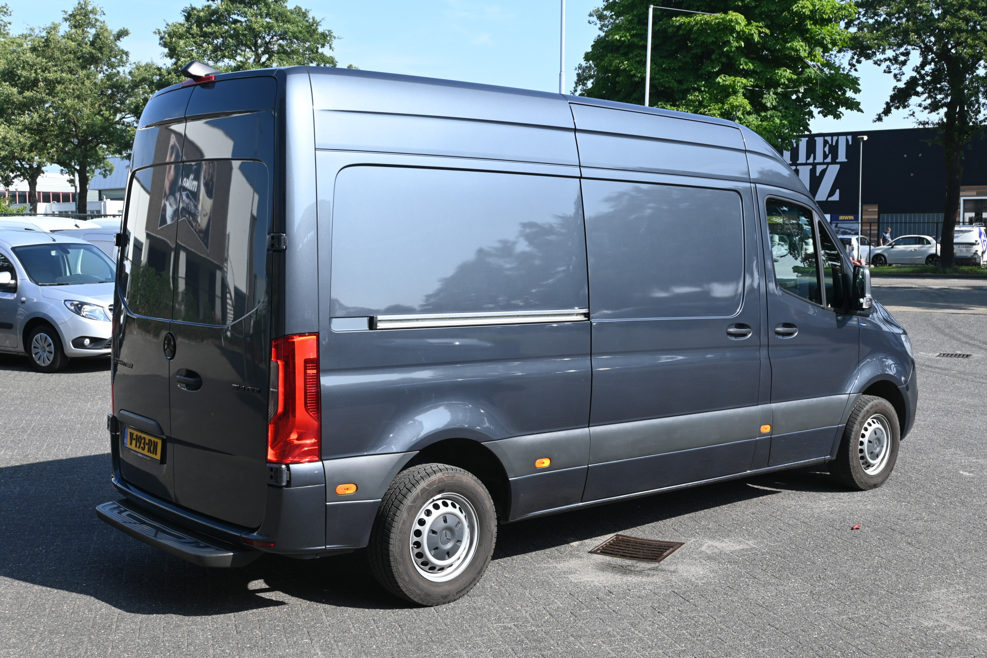 Mercedes-Benz Sprinter 2