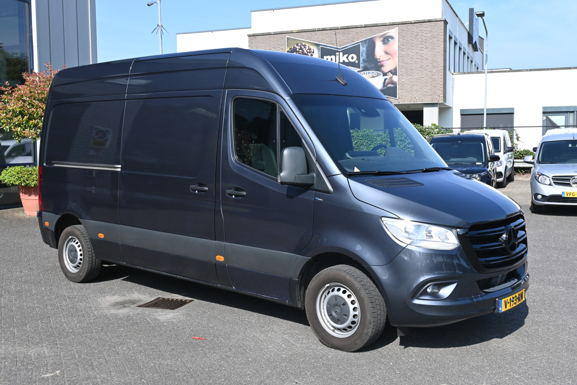 Mercedes-Benz Sprinter 8