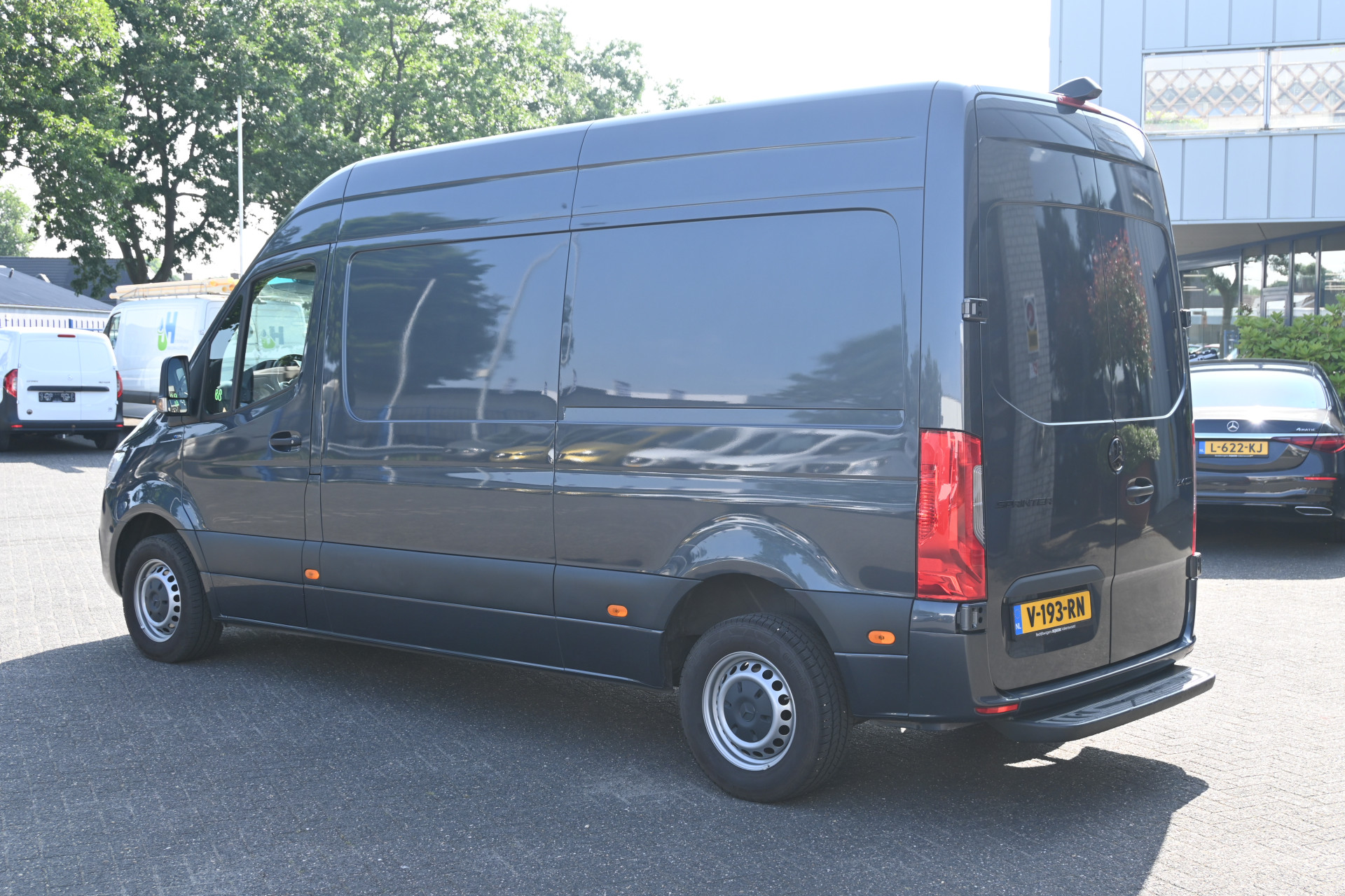 Mercedes-Benz Sprinter 9
