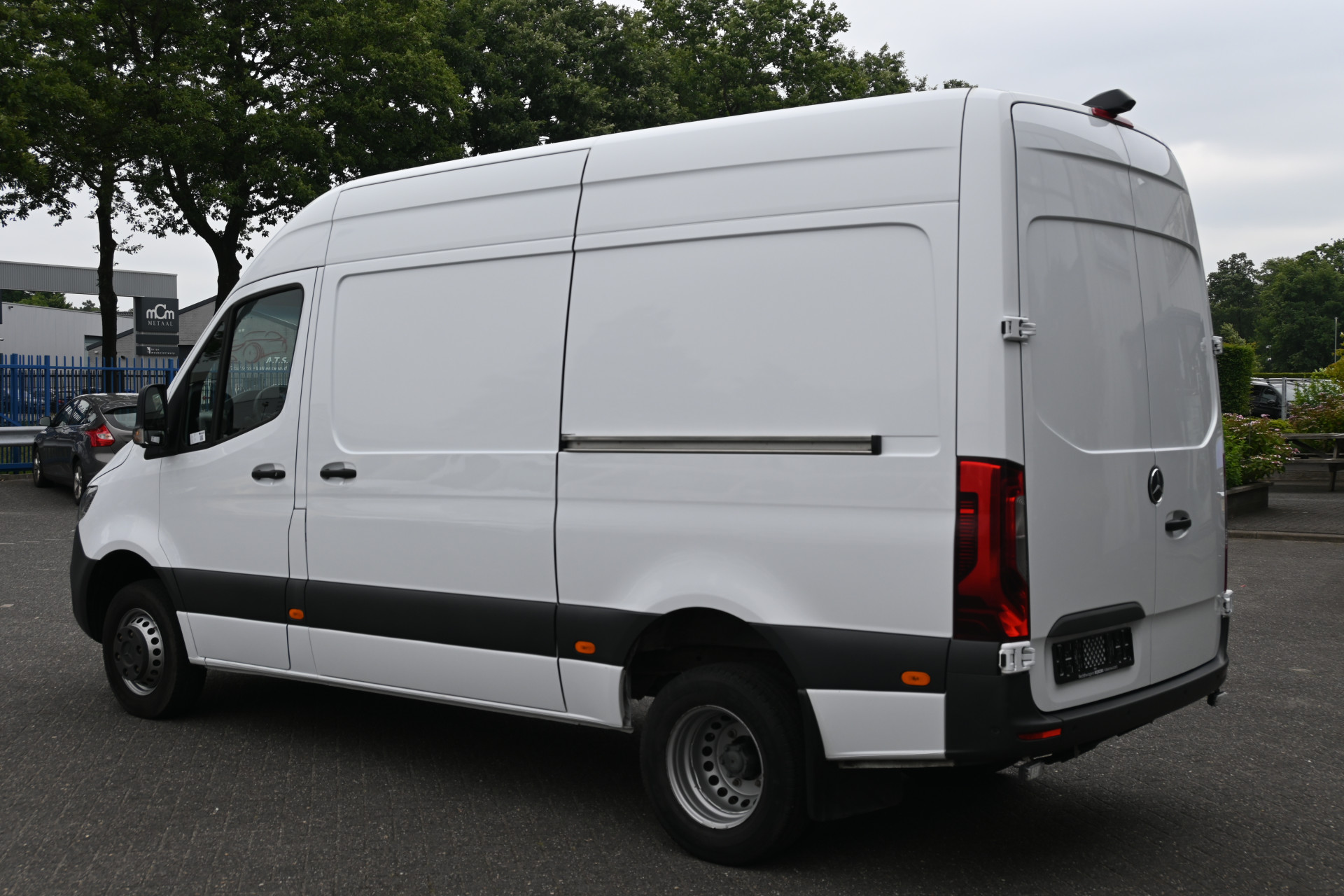 Mercedes-Benz Sprinter 12