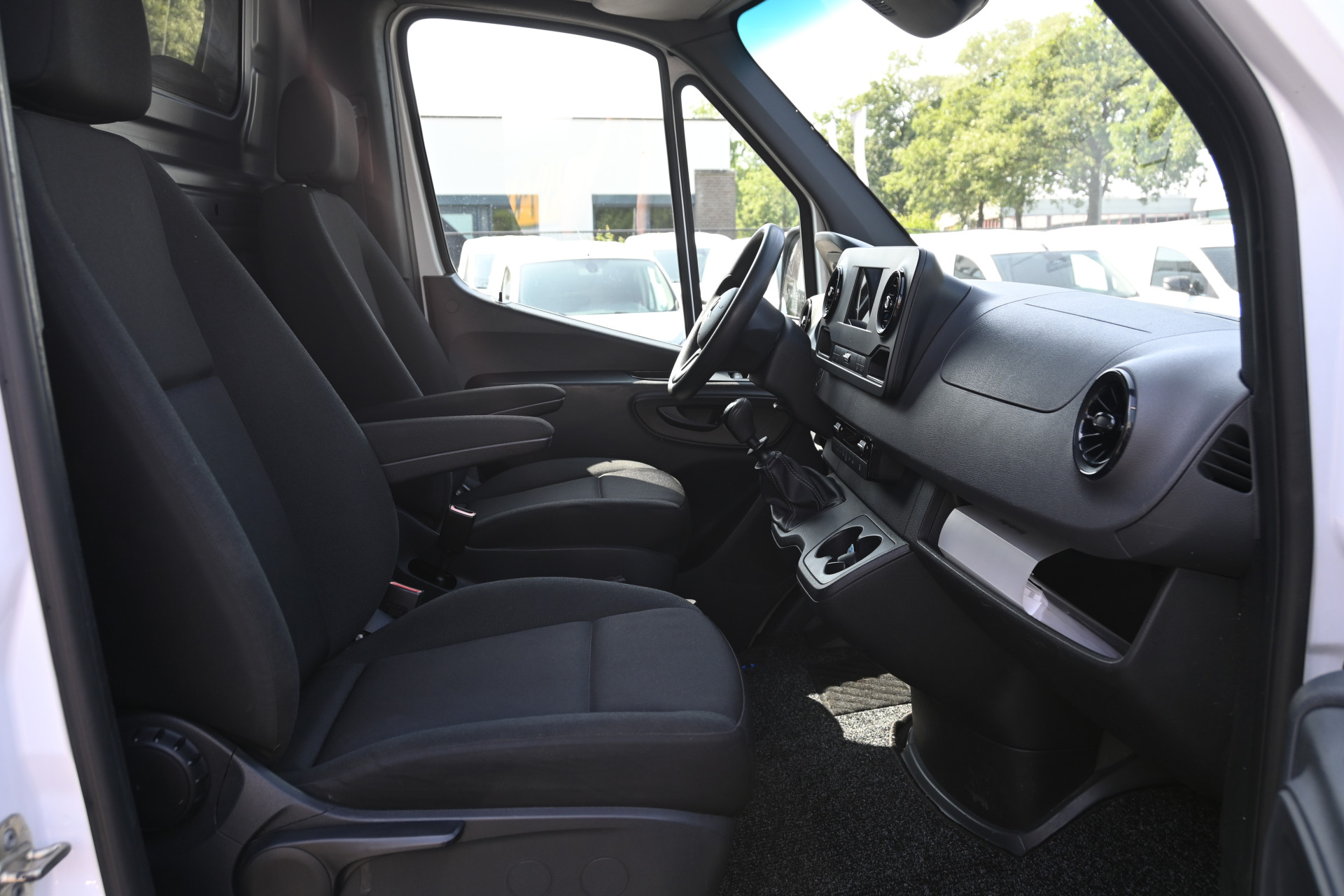 Mercedes-Benz Sprinter 10