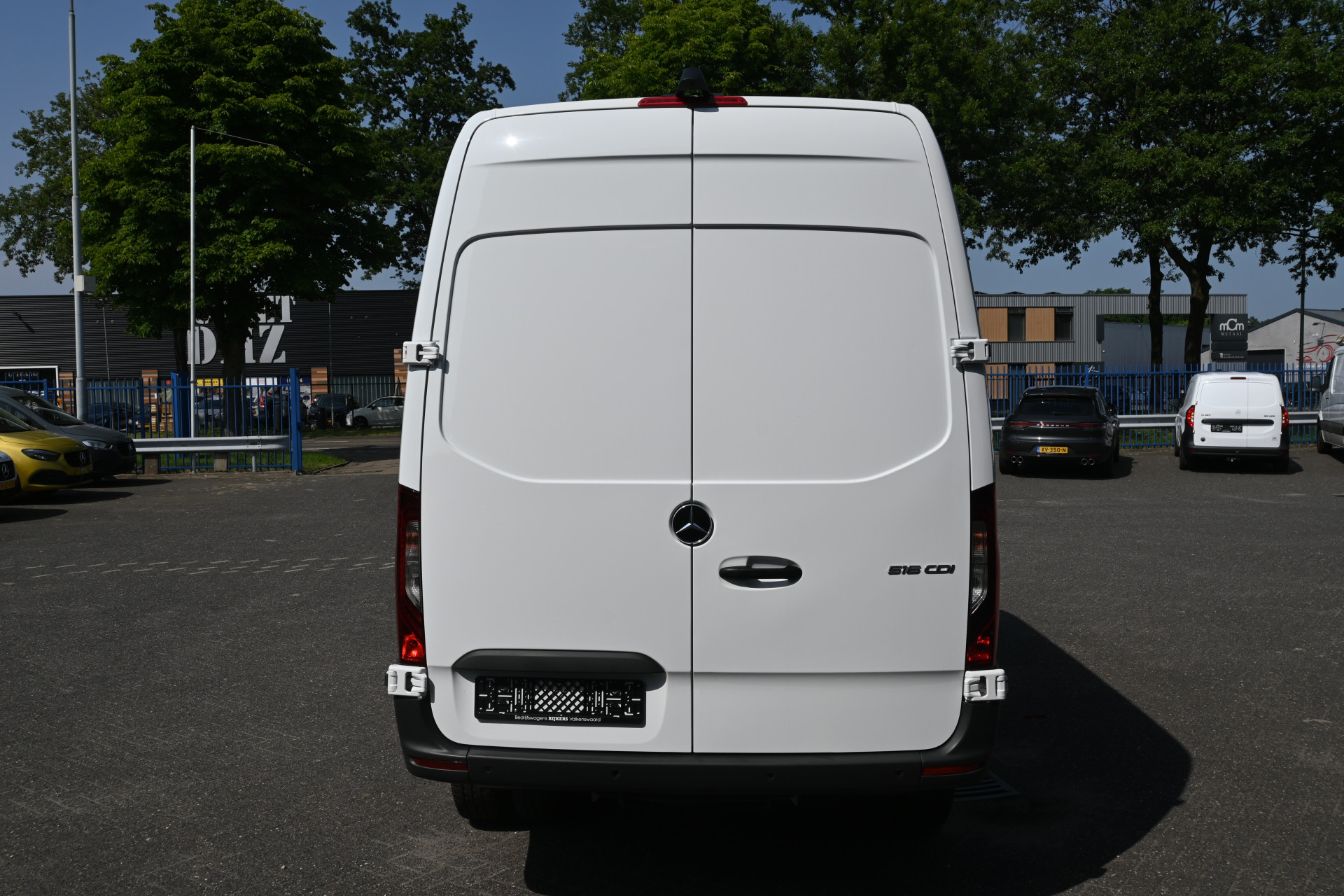 Mercedes-Benz Sprinter 13