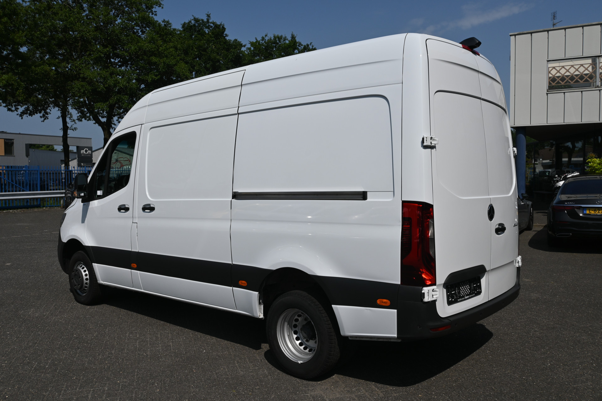 Mercedes-Benz Sprinter 16