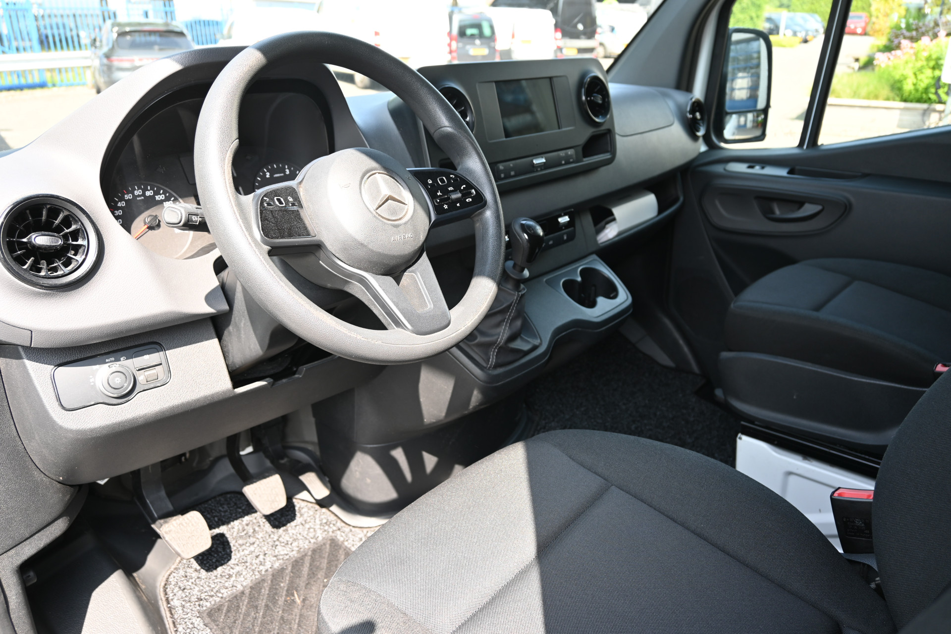 Mercedes-Benz Sprinter 4