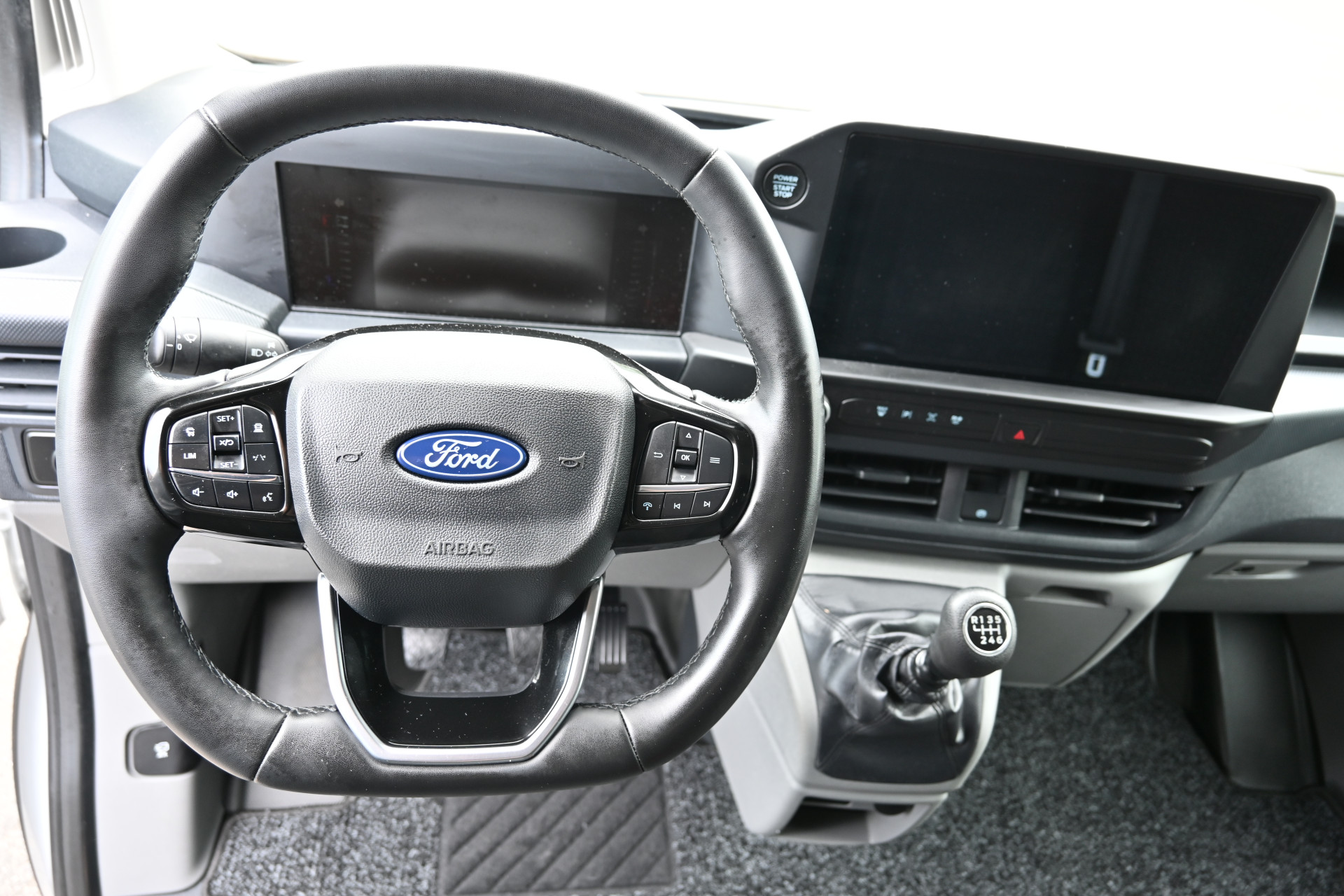 Ford Transit Custom 12