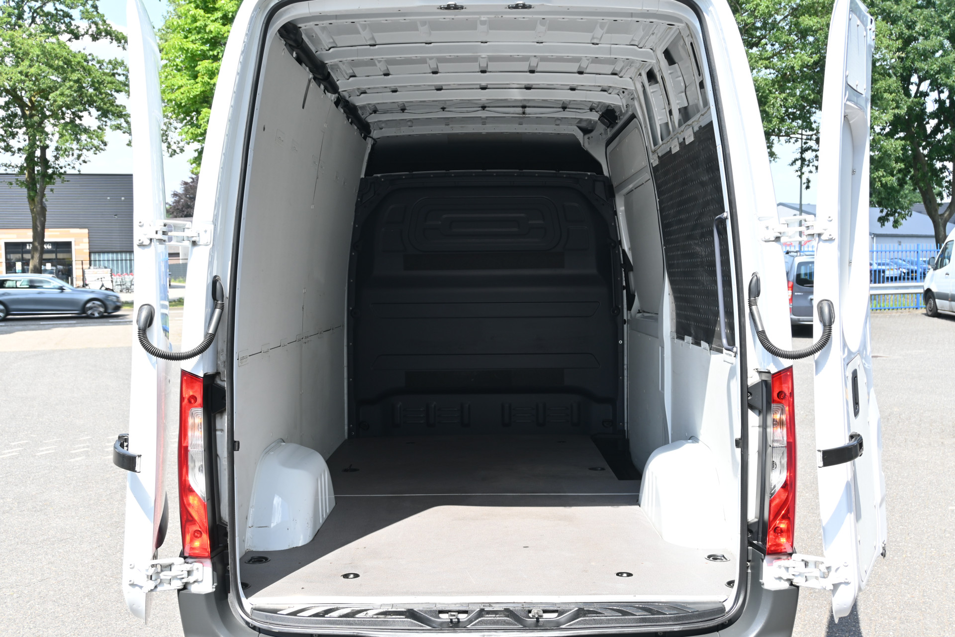 Mercedes-Benz Sprinter 10