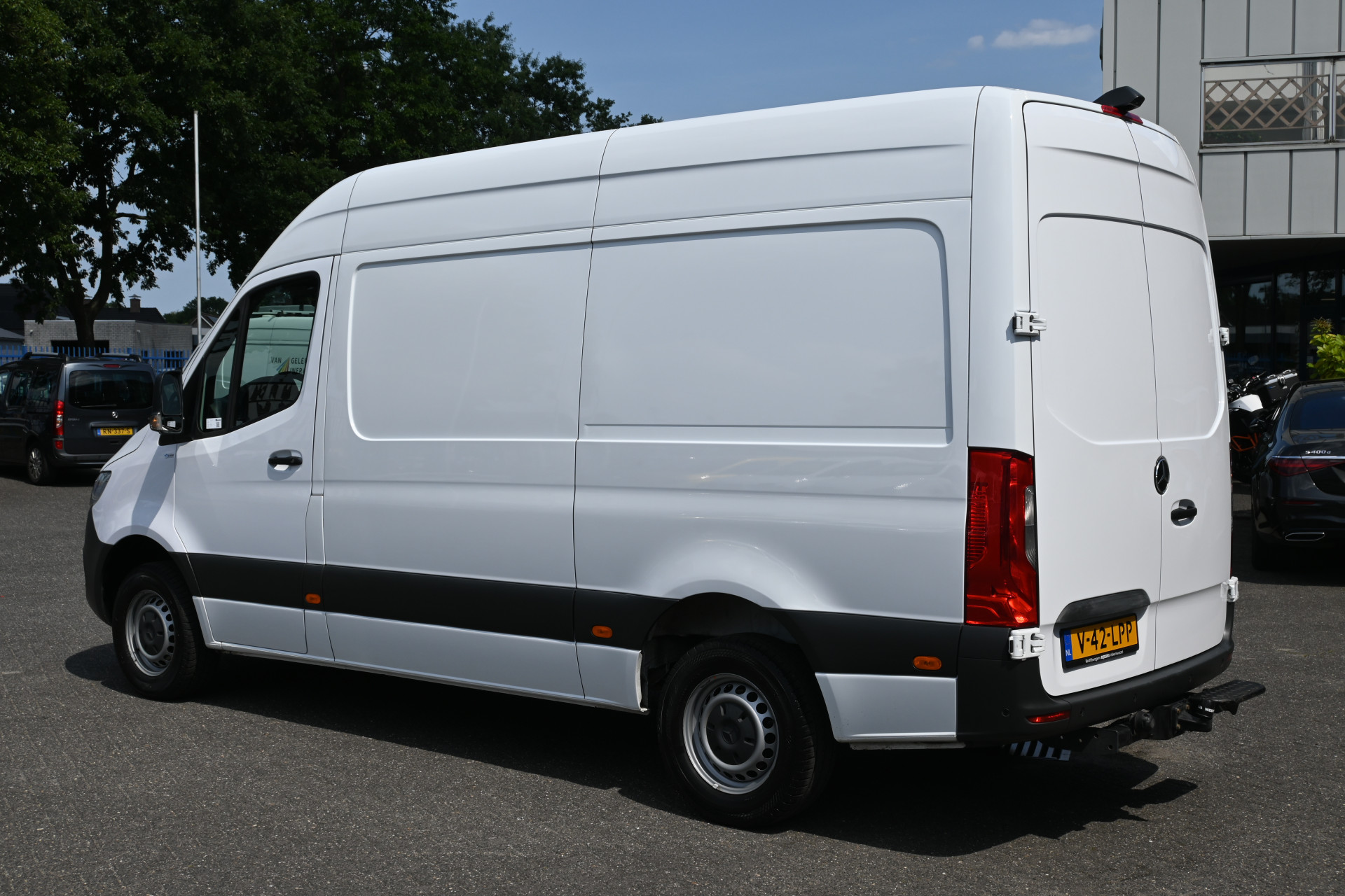 Mercedes-Benz Sprinter 12