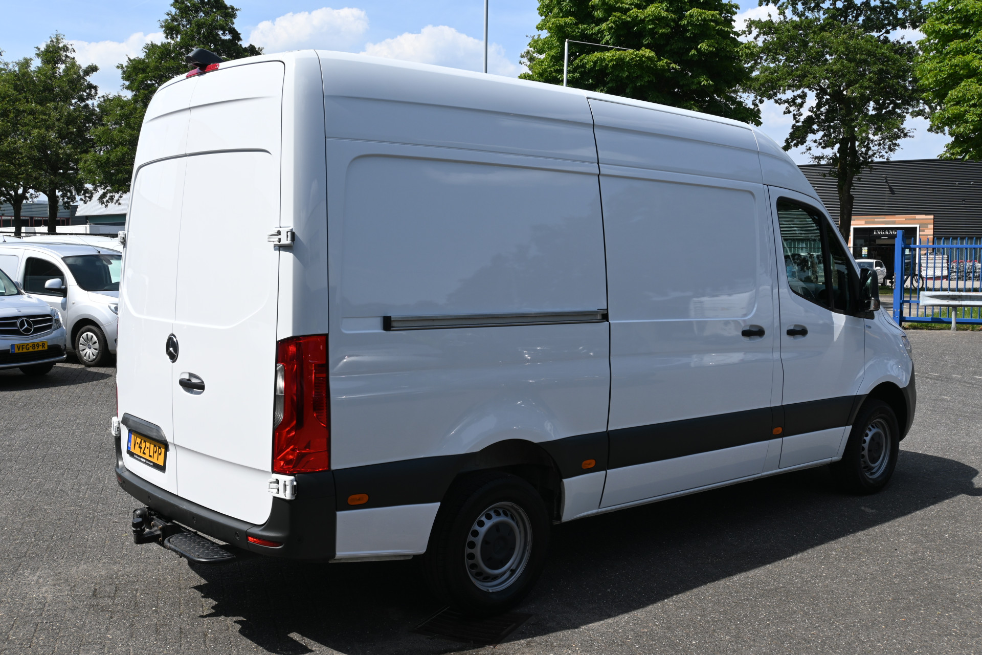 Mercedes-Benz Sprinter 2