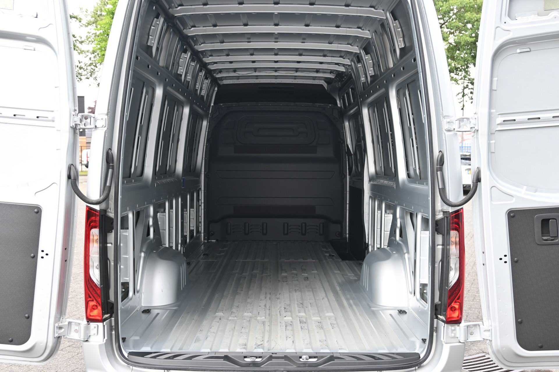 Mercedes-Benz Sprinter 14