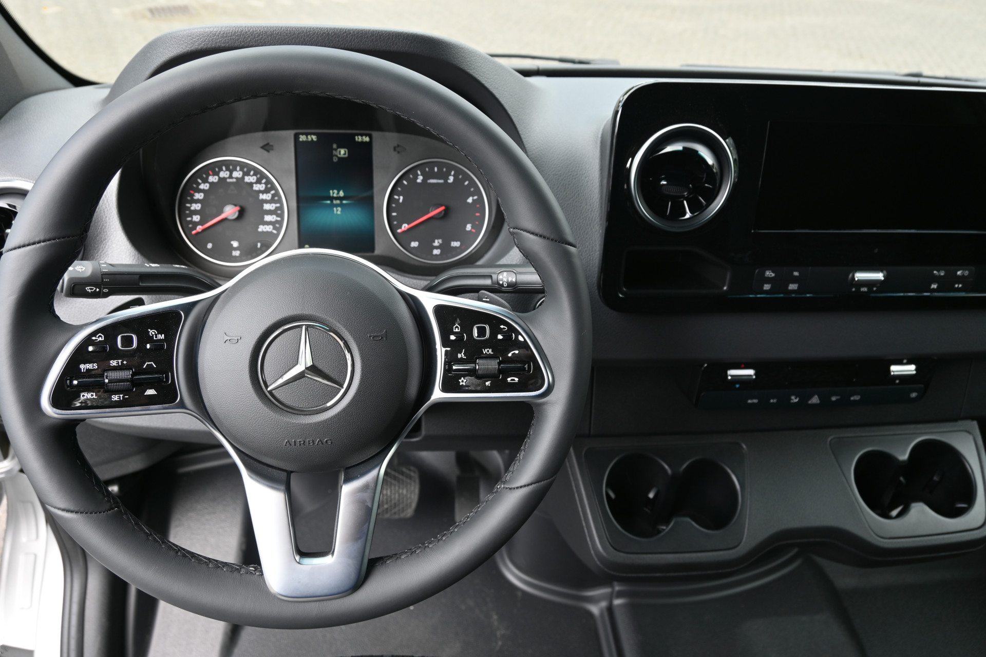 Mercedes-Benz Sprinter 16