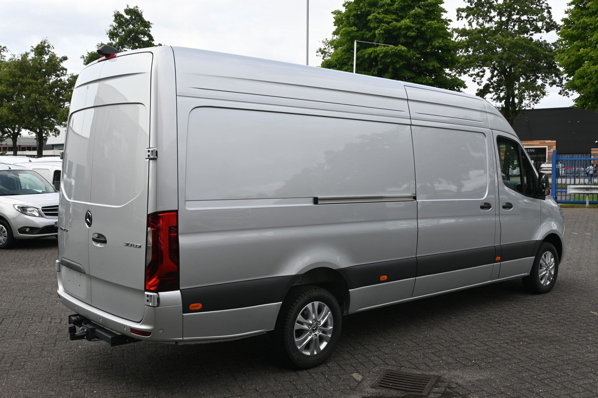 Mercedes-Benz Sprinter 2