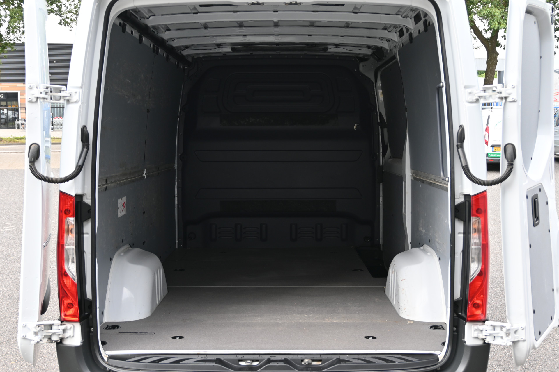 Mercedes-Benz Sprinter 13