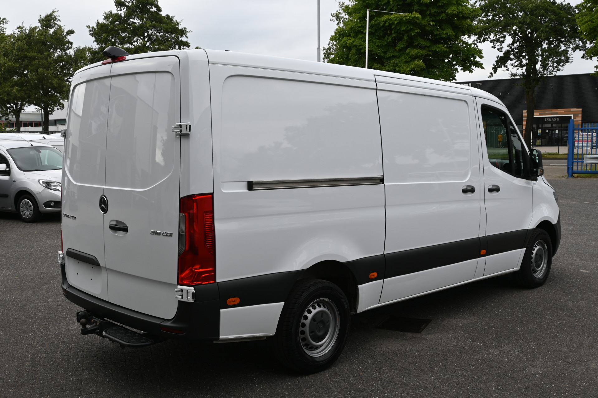 Mercedes-Benz Sprinter 2
