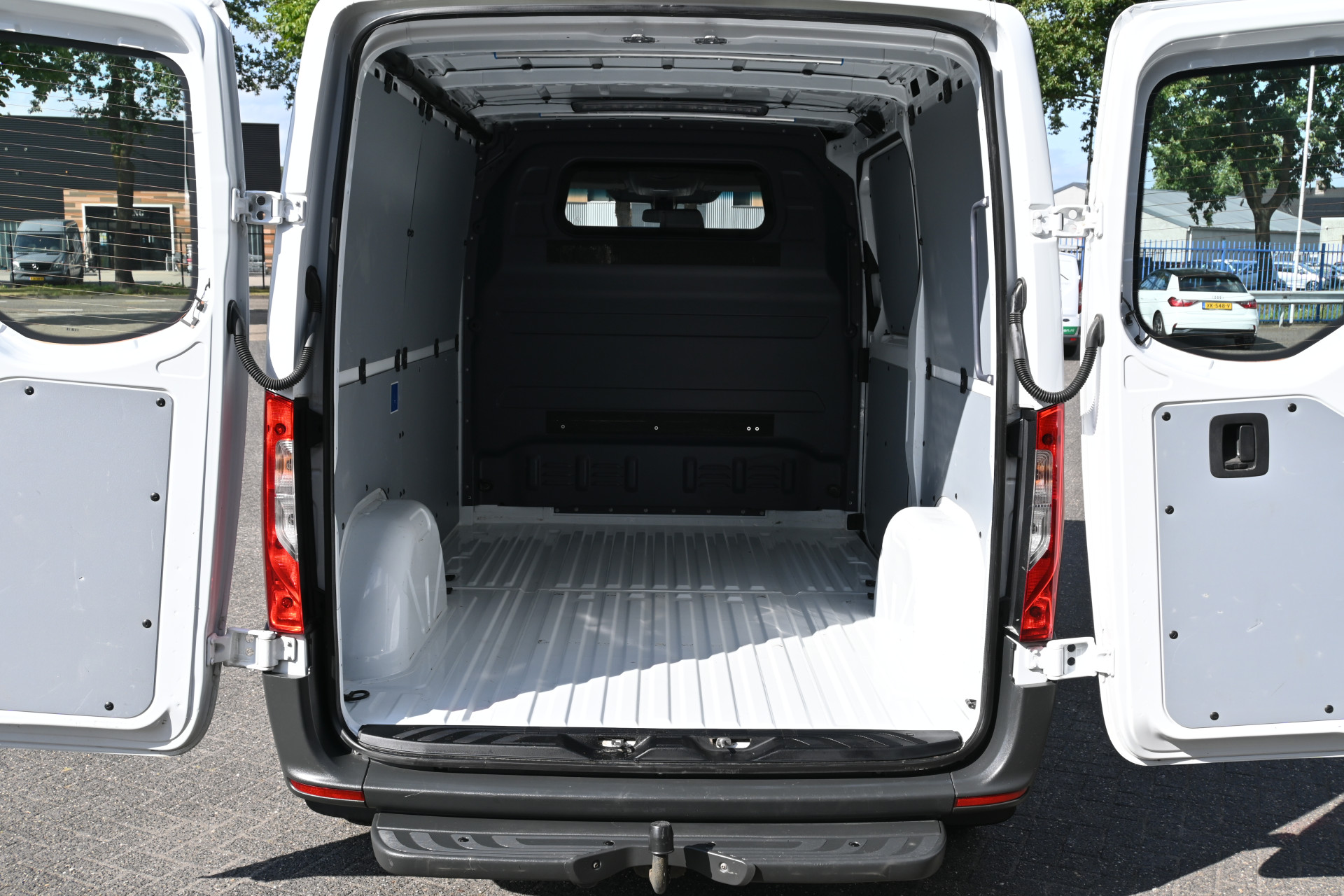 Mercedes-Benz Sprinter 11