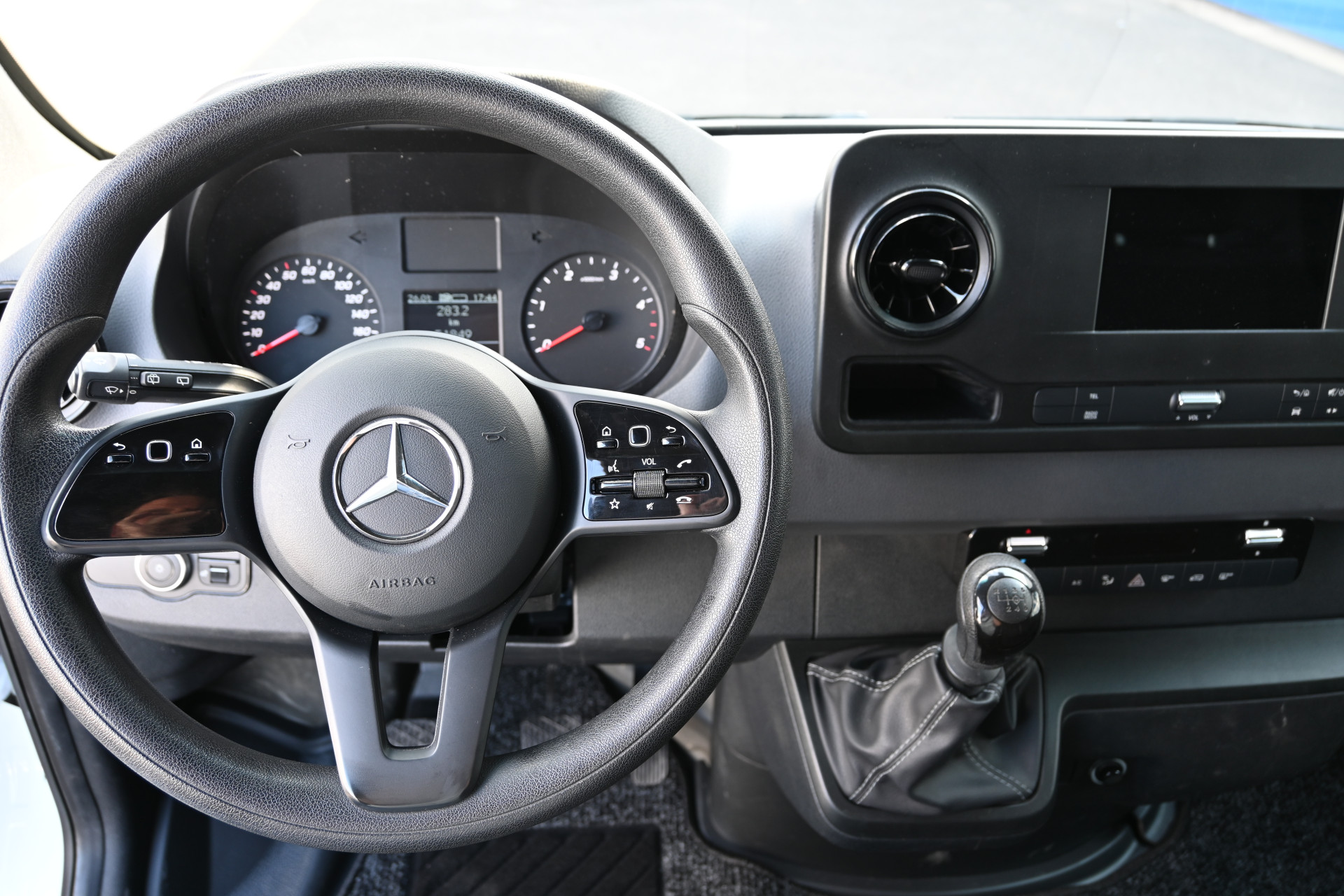 Mercedes-Benz Sprinter 13
