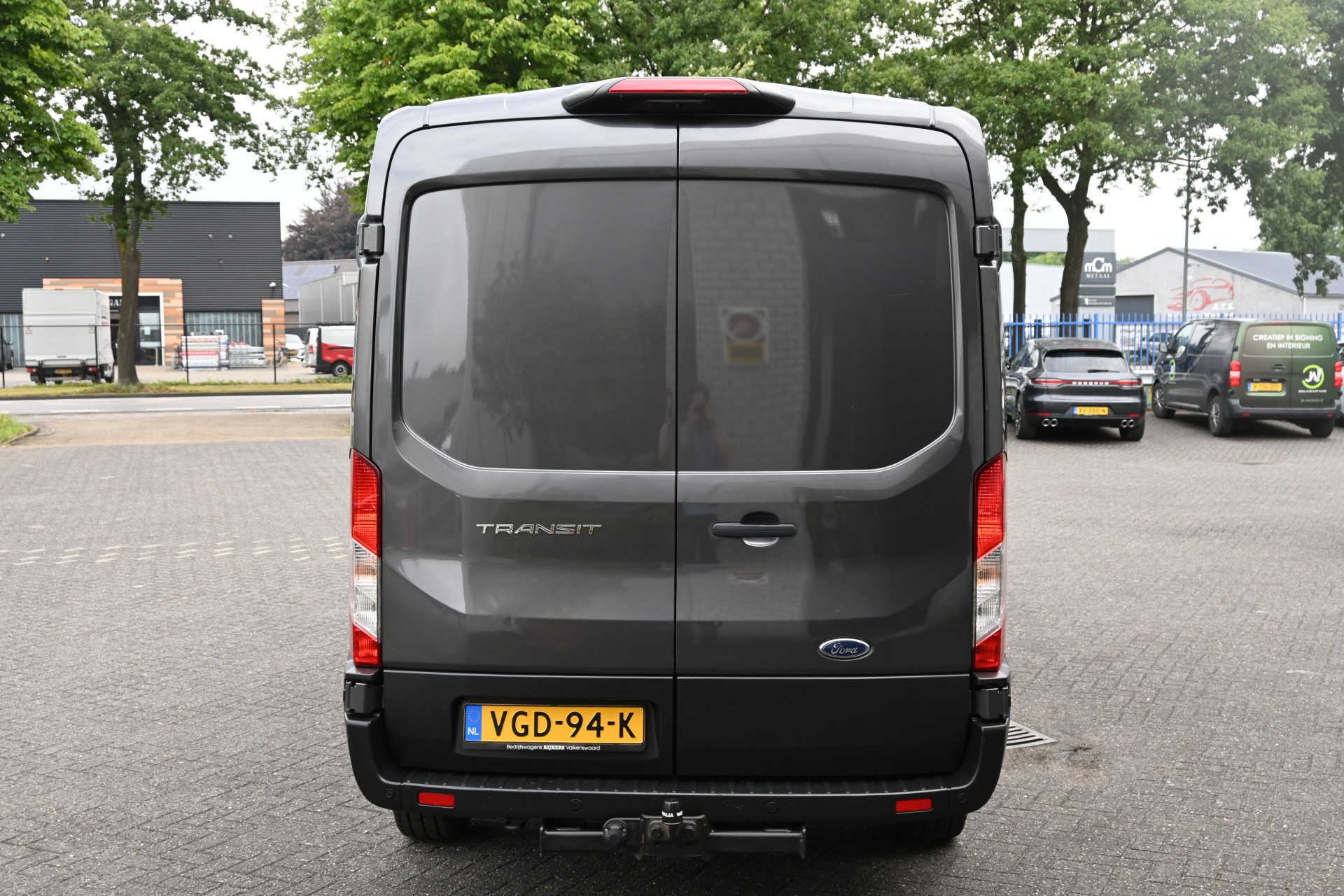 Ford Transit 9
