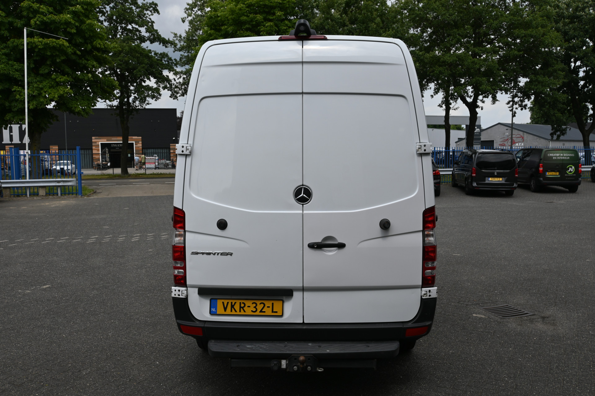 Mercedes-Benz Sprinter 10