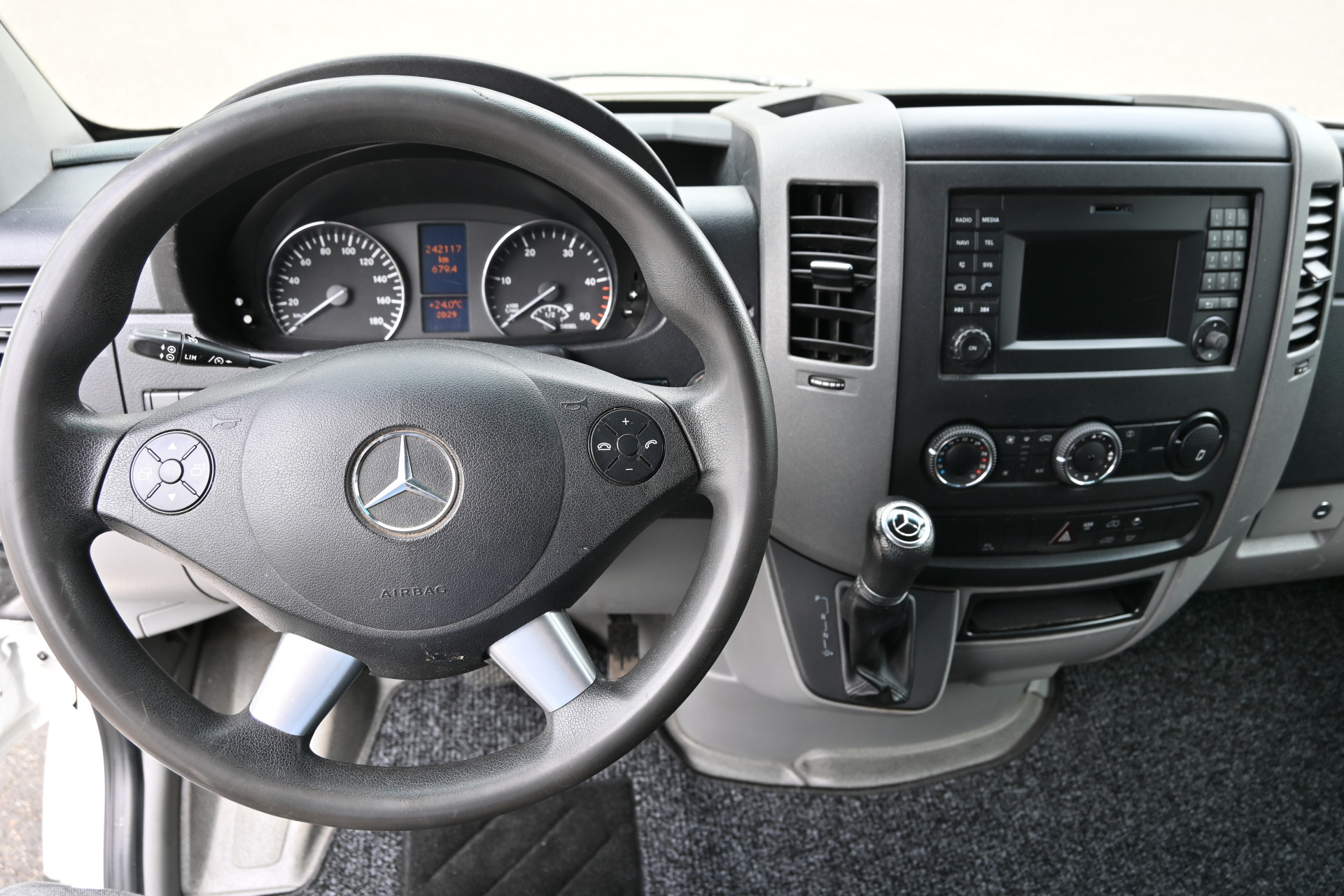 Mercedes-Benz Sprinter 12