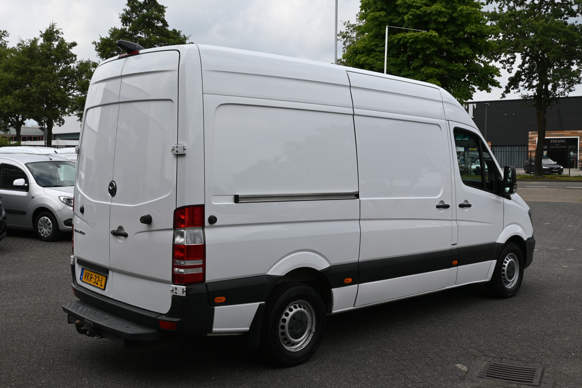 Mercedes-Benz Sprinter 2