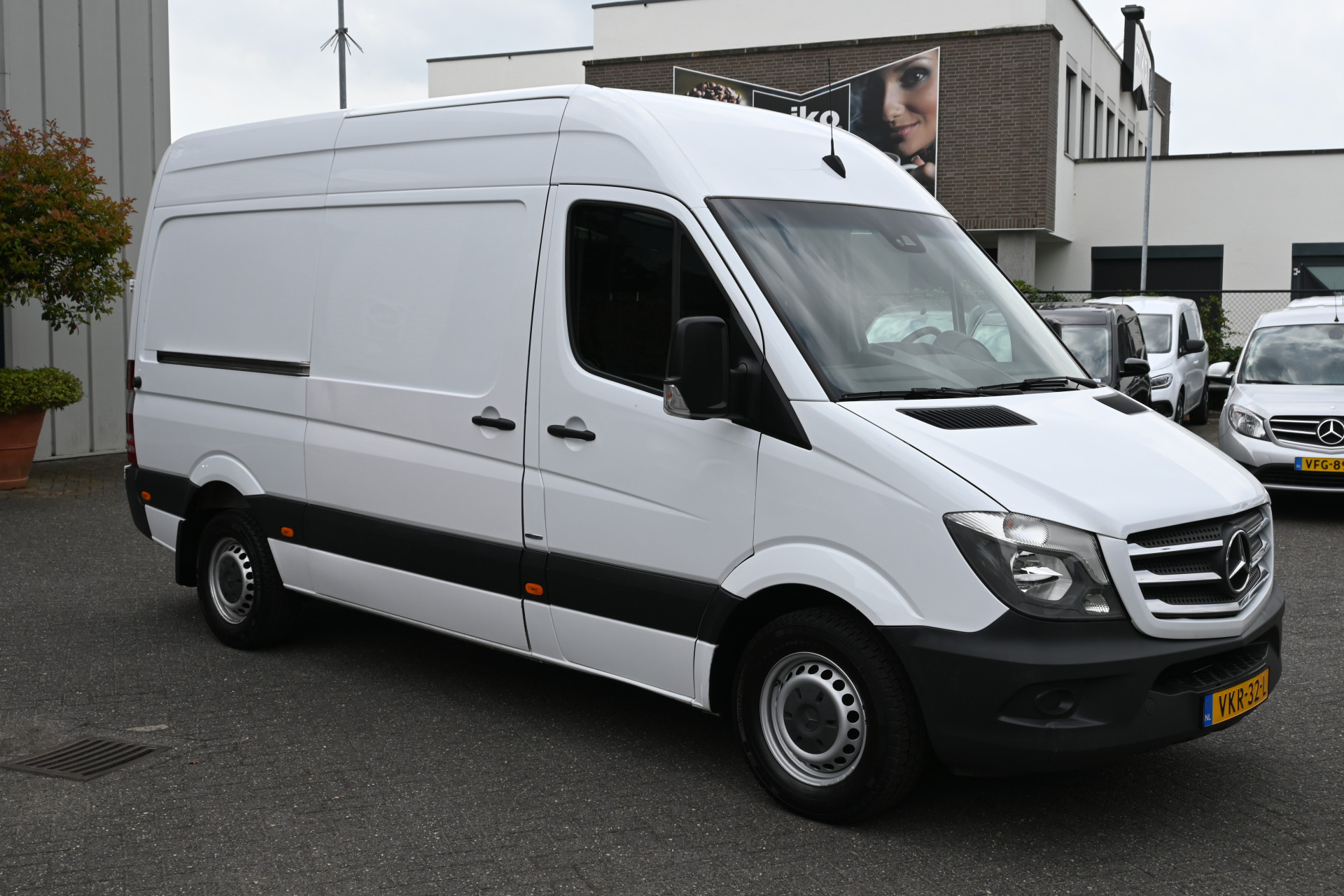 Mercedes-Benz Sprinter 8