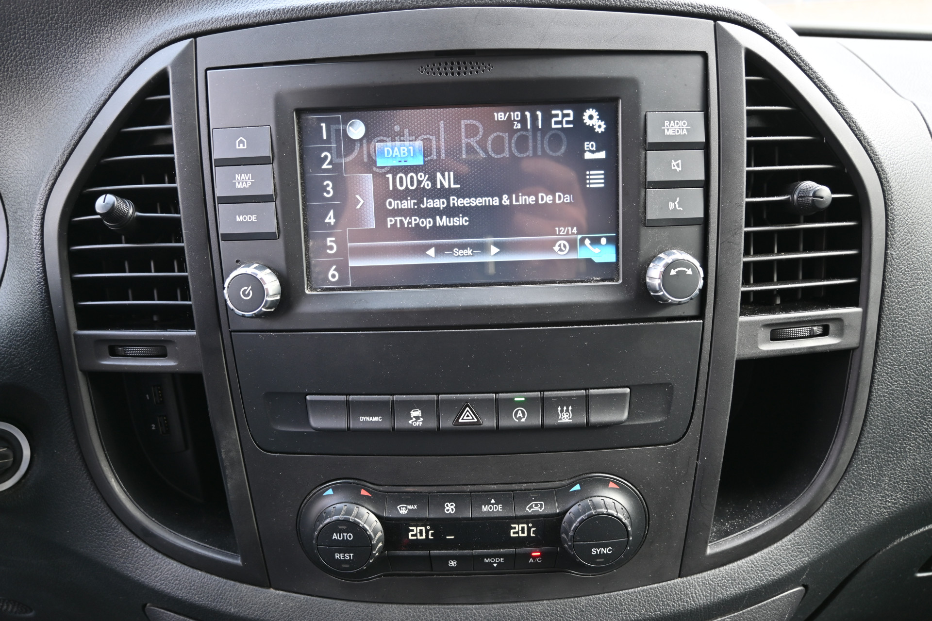 Mercedes-Benz Vito 4