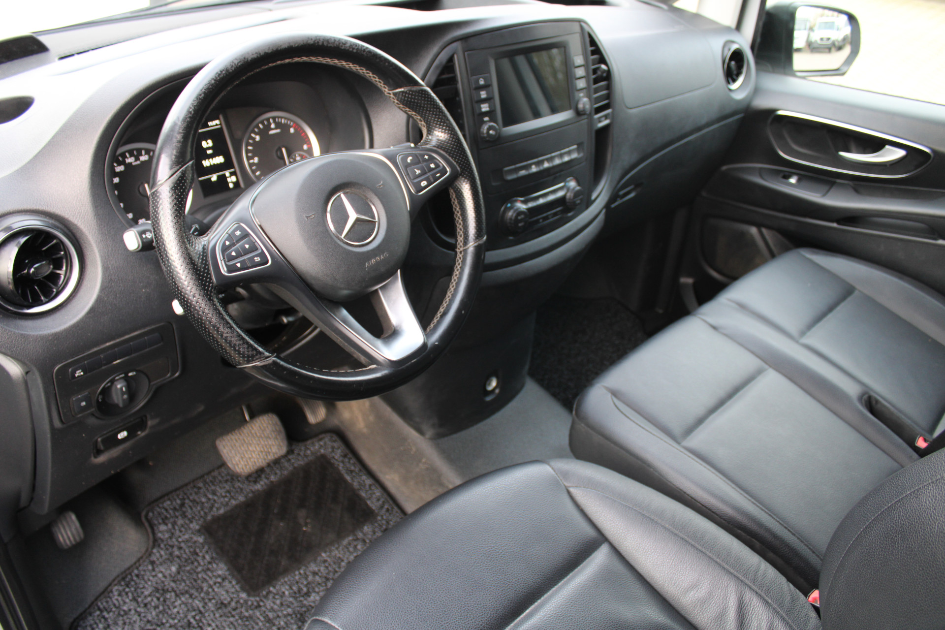 Mercedes-Benz Vito 3