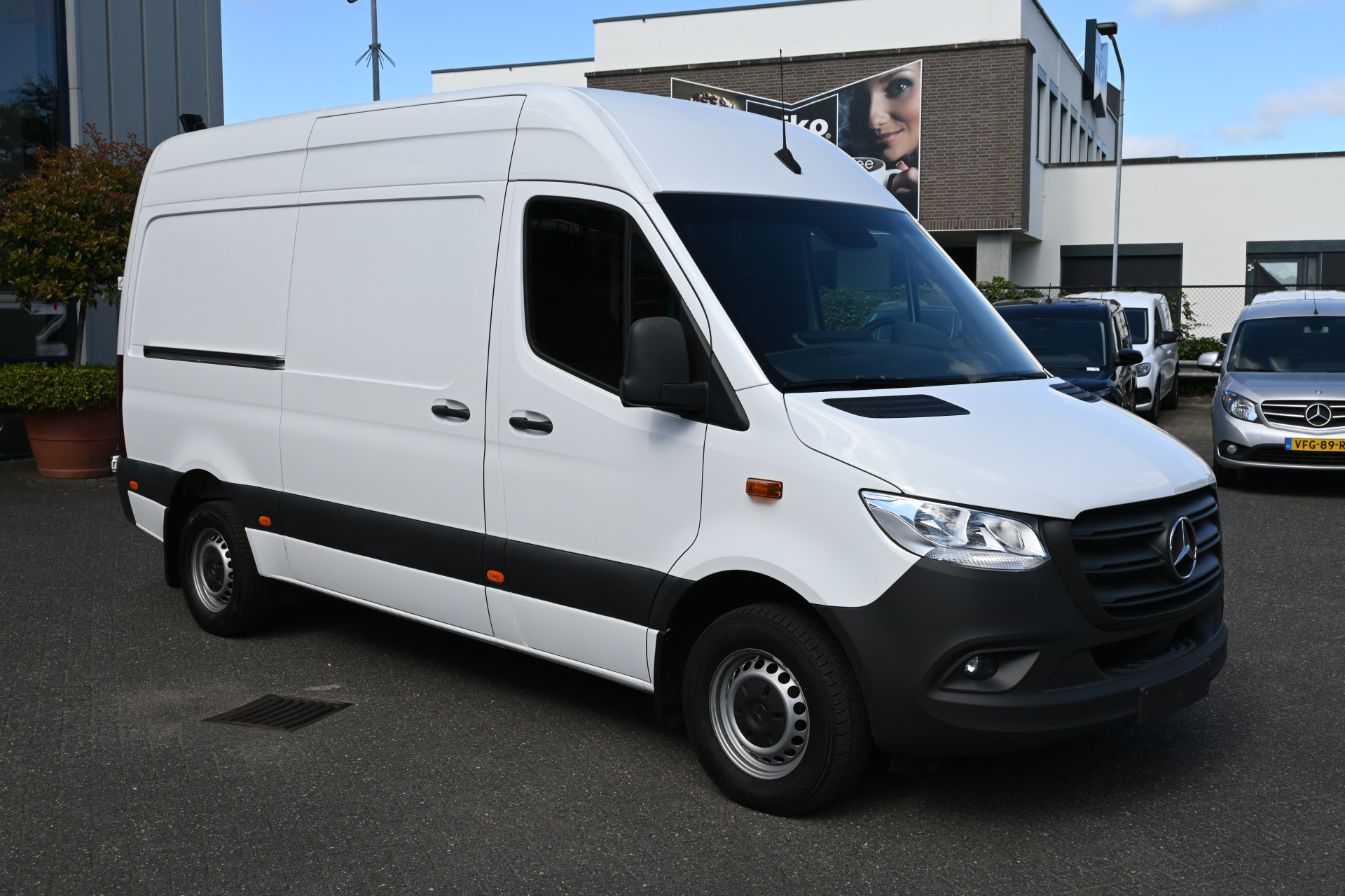 Mercedes-Benz Sprinter 10