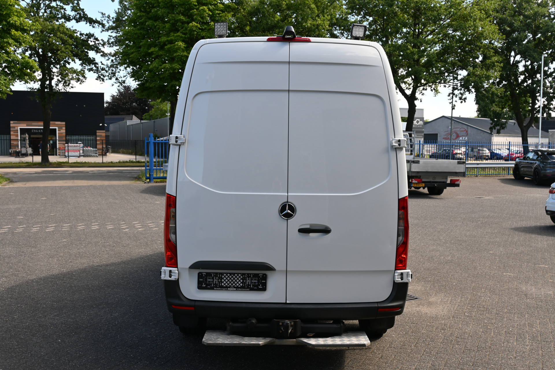 Mercedes-Benz Sprinter 11