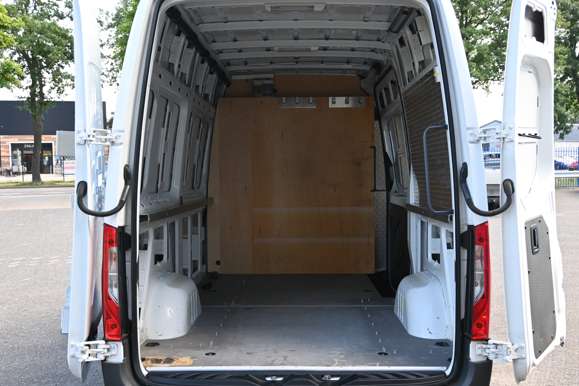 Mercedes-Benz Sprinter 12