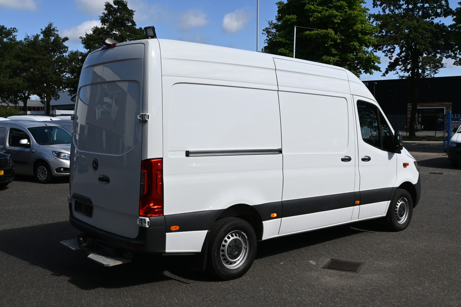 Mercedes-Benz Sprinter 2