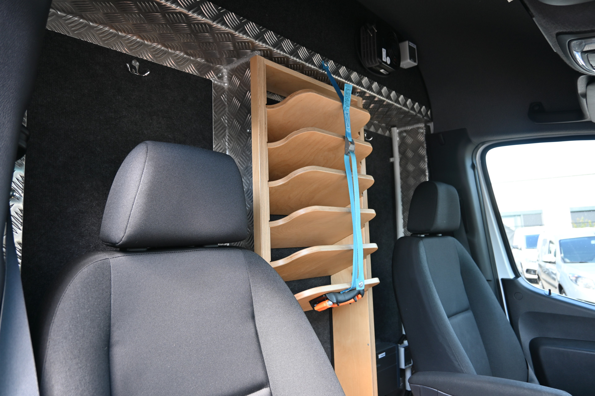 Mercedes-Benz Sprinter 9