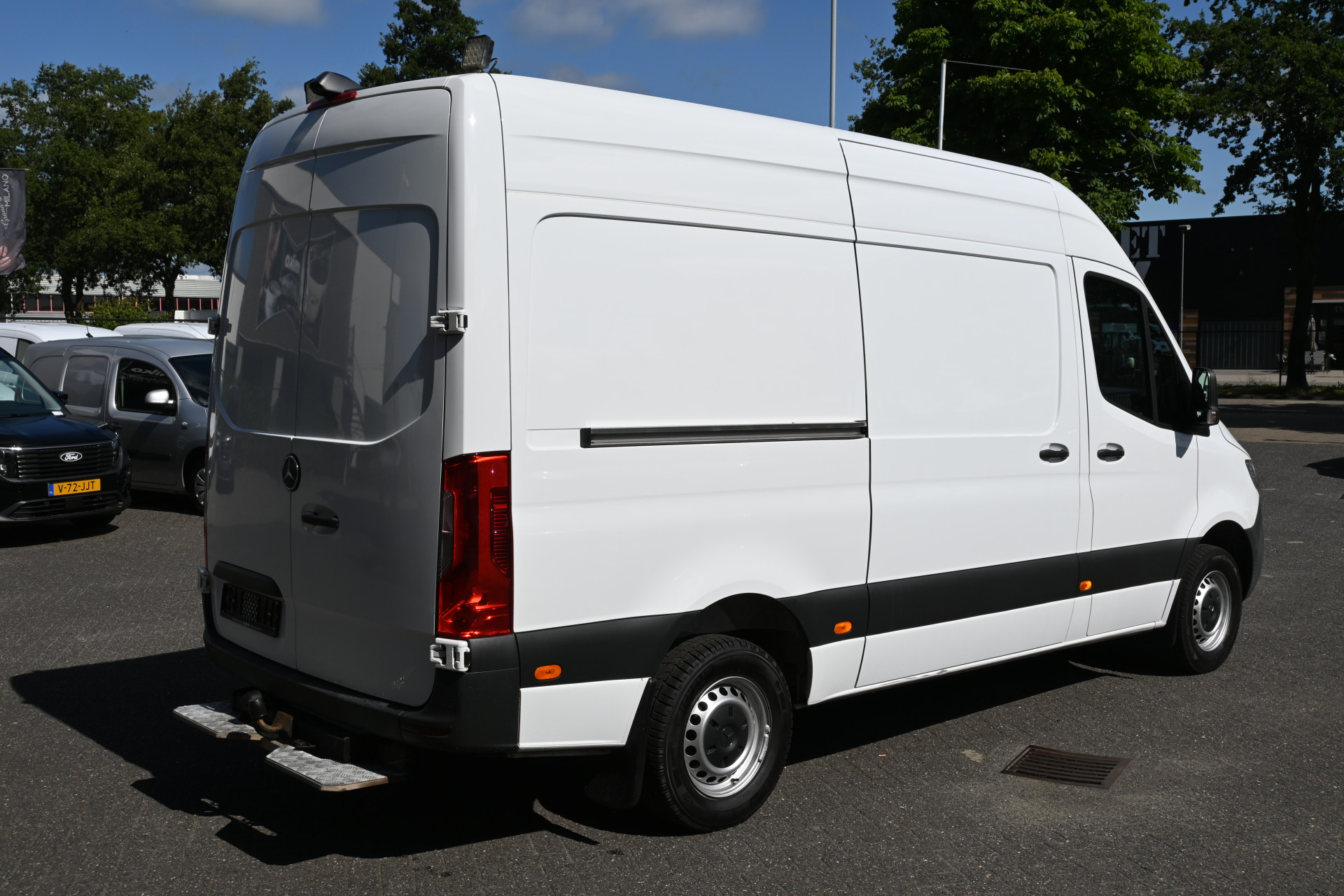 Mercedes-Benz Sprinter 2