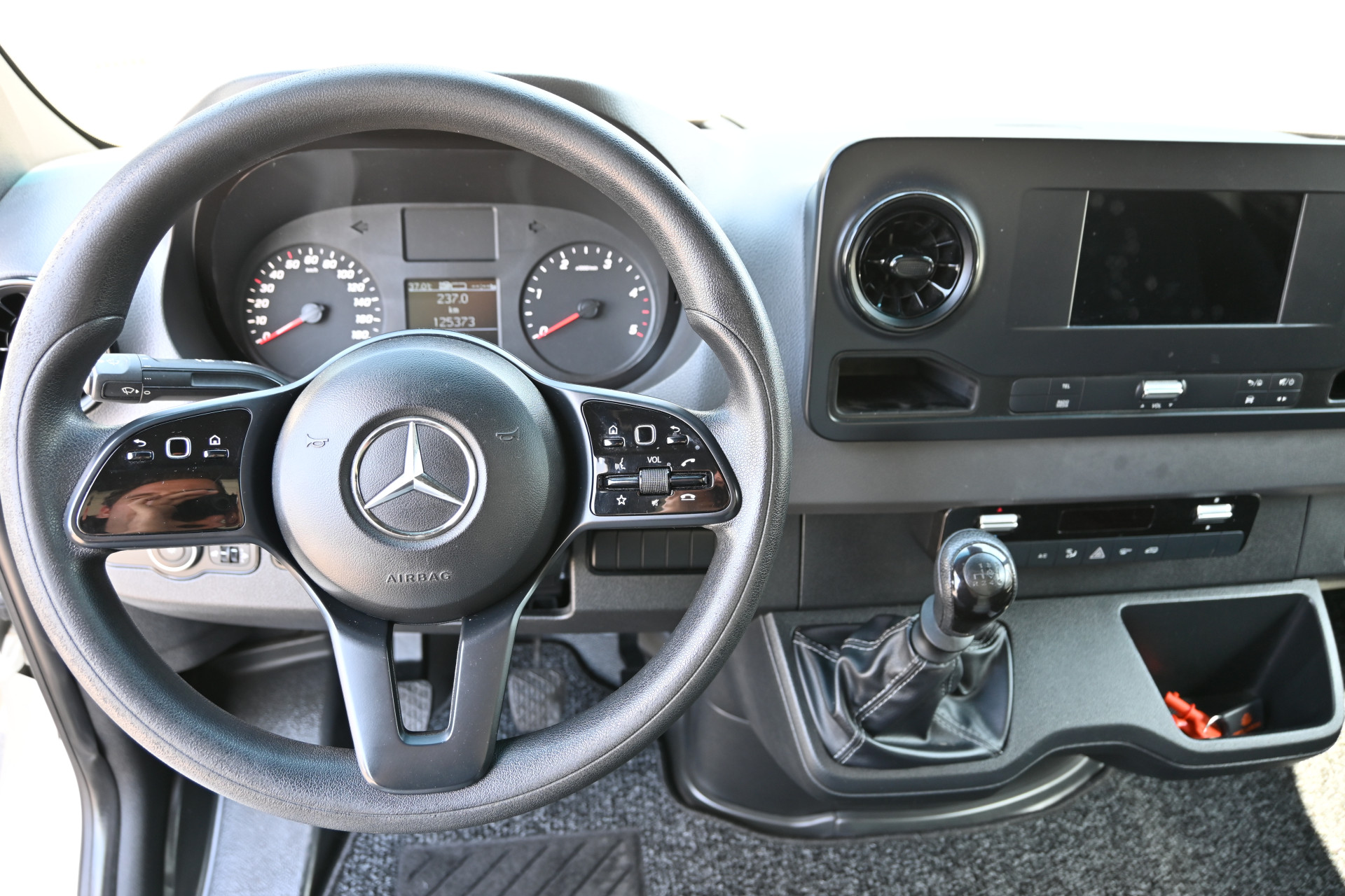 Mercedes-Benz Sprinter 13