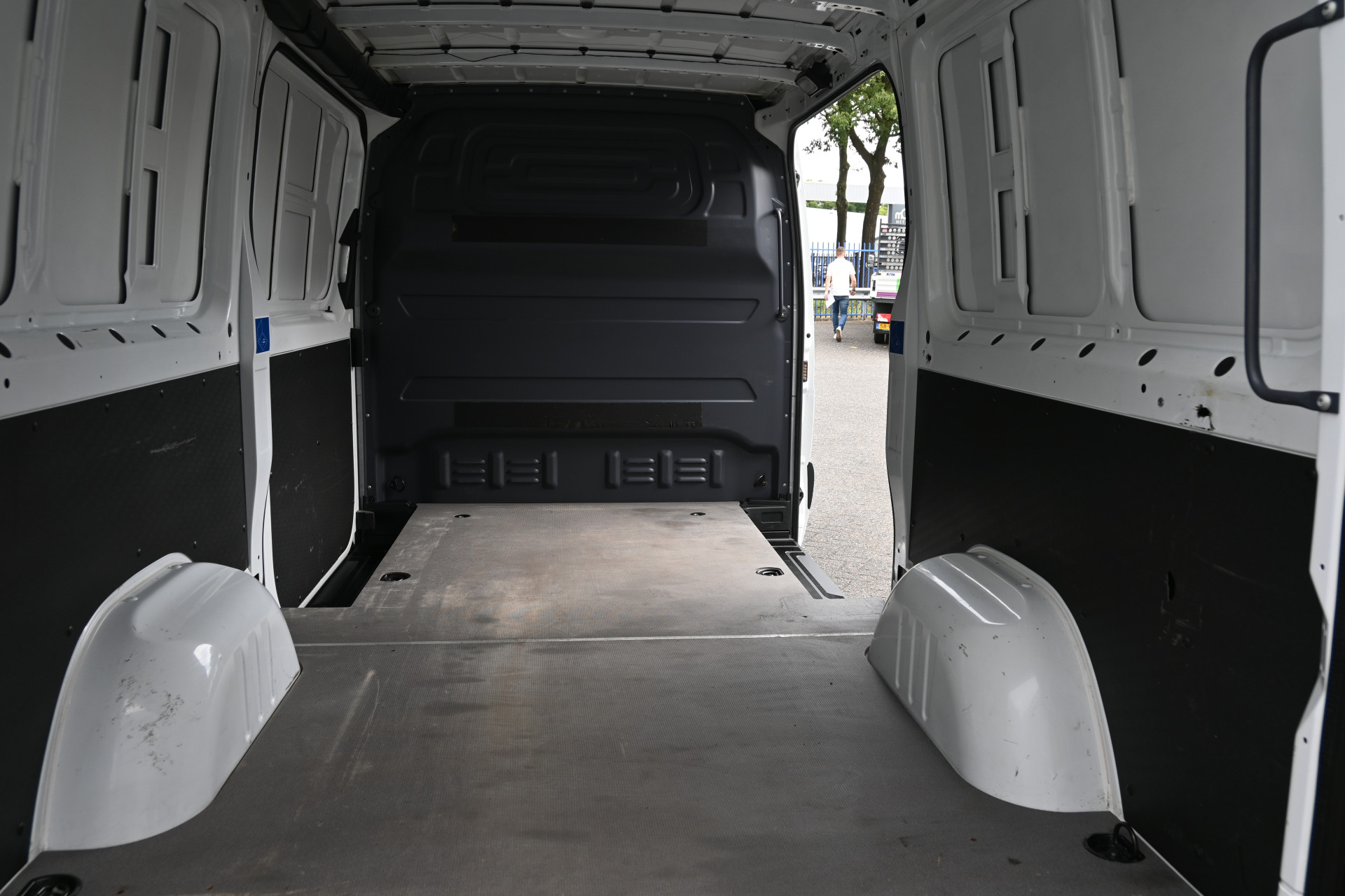 Mercedes-Benz Sprinter 11