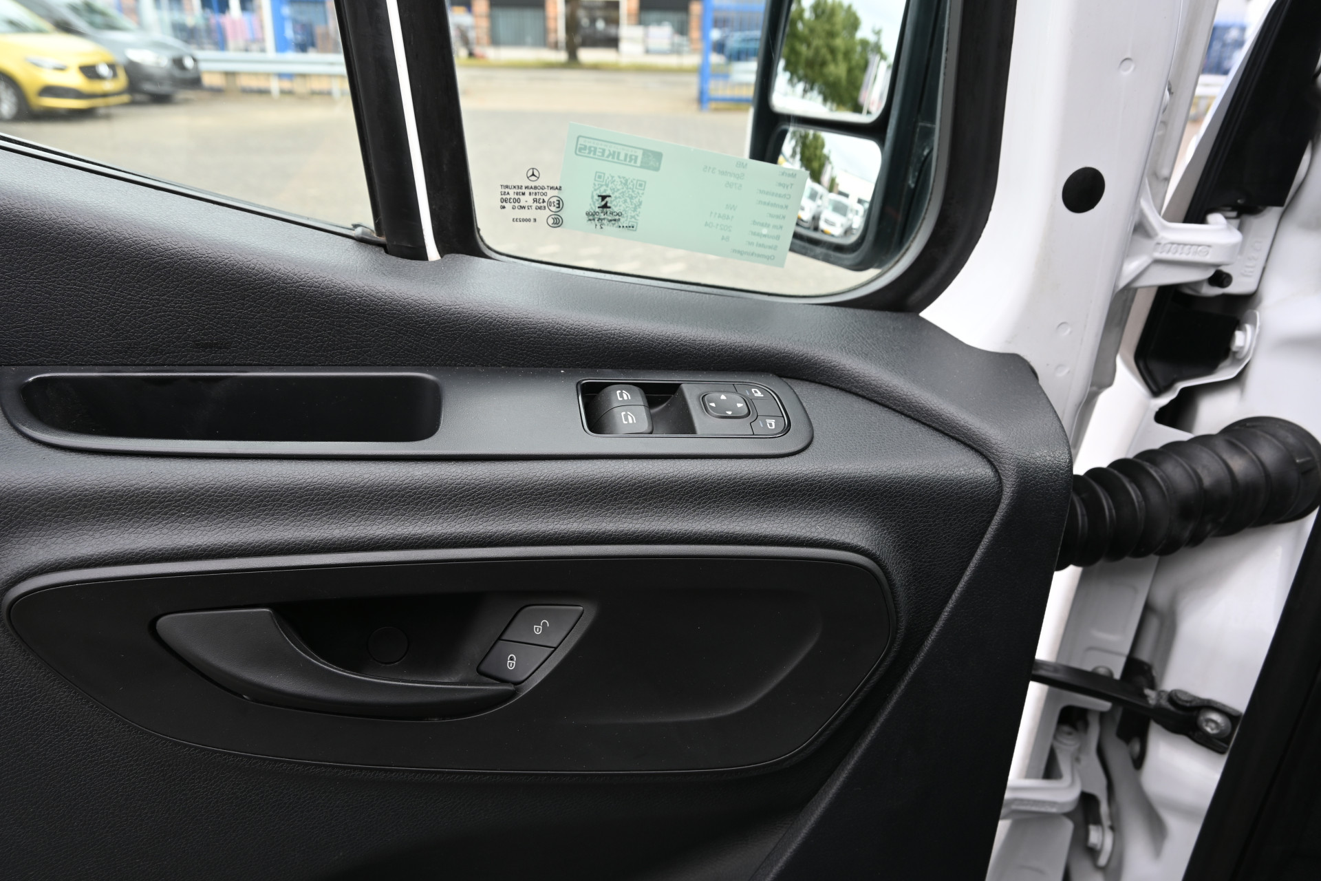 Mercedes-Benz Sprinter 12