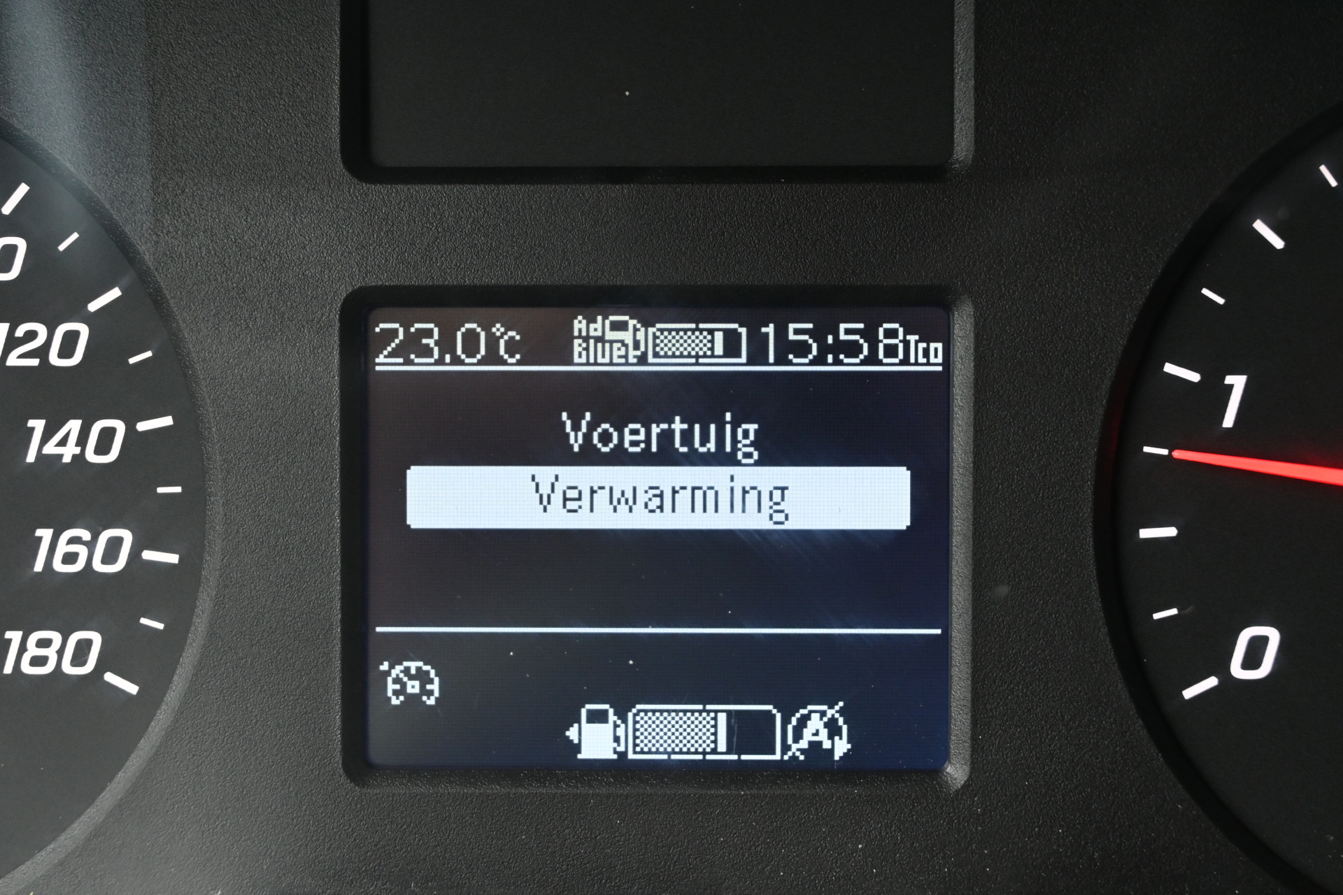 Mercedes-Benz Sprinter 14