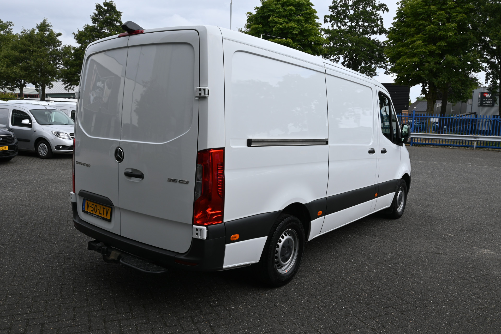 Mercedes-Benz Sprinter 2
