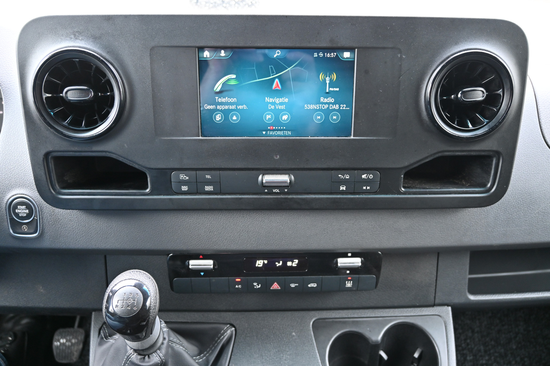 Mercedes-Benz Sprinter 4