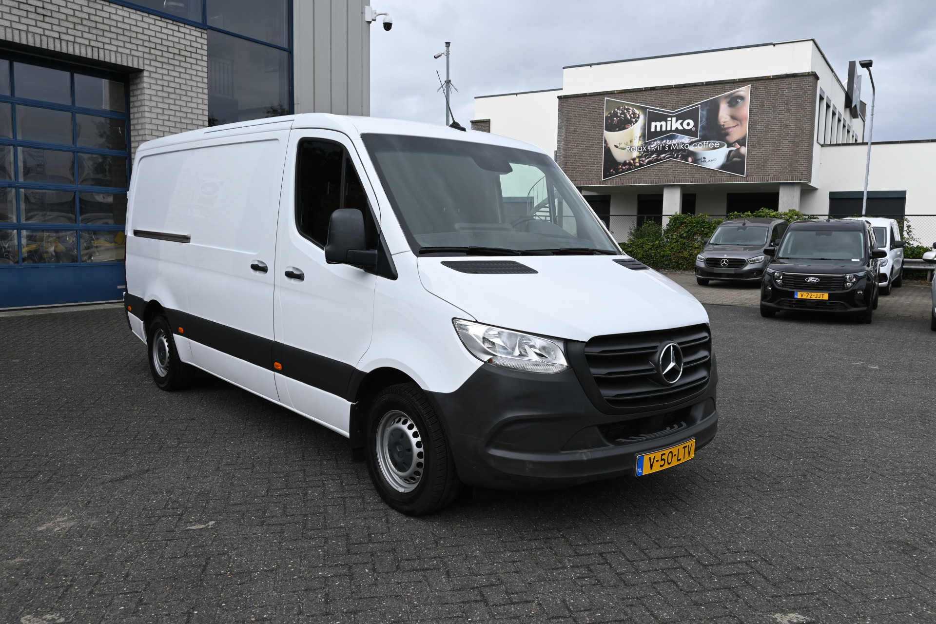 Mercedes-Benz Sprinter 8