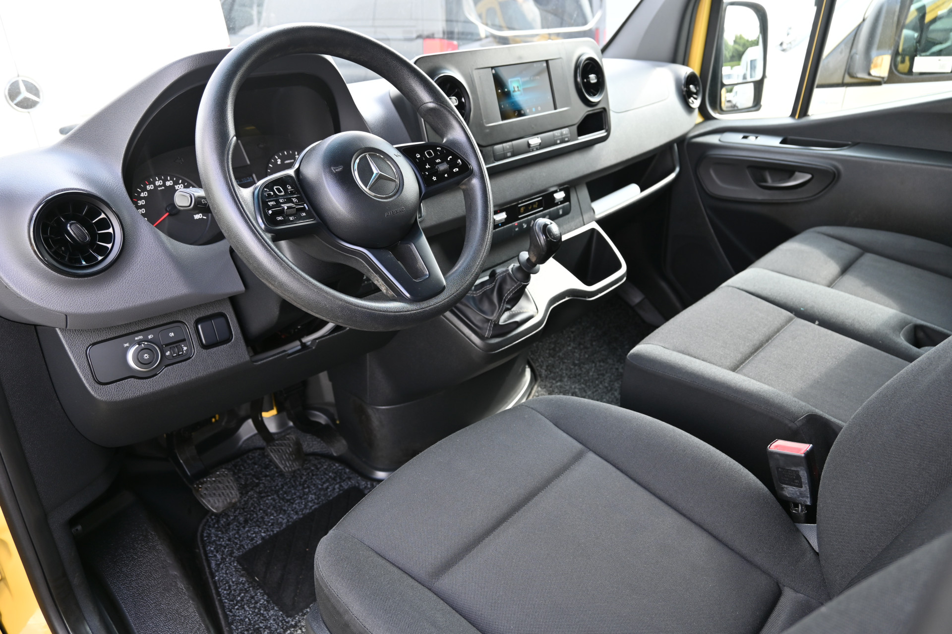 Mercedes-Benz Sprinter 3
