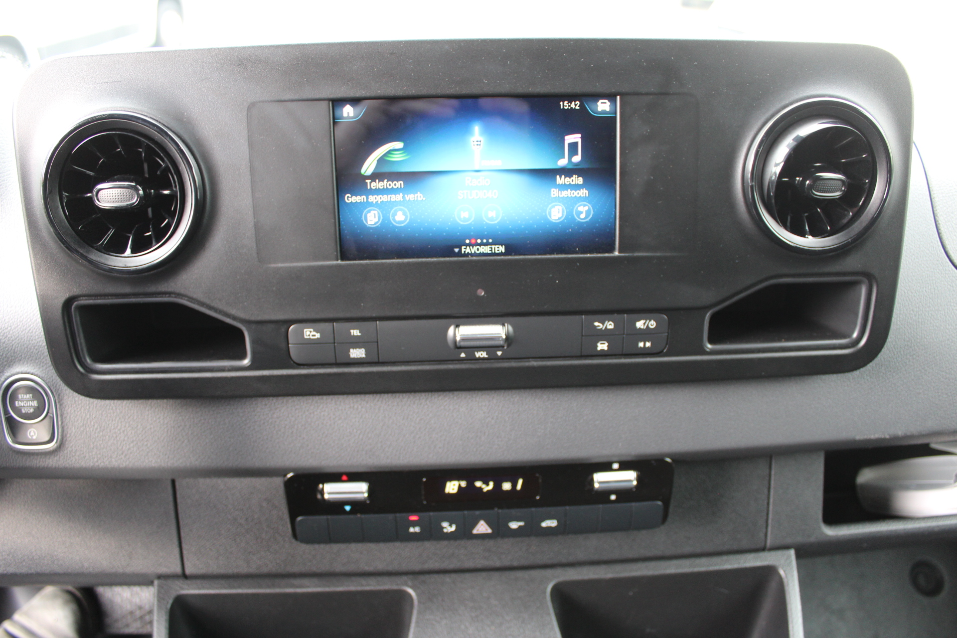 Mercedes-Benz Sprinter 4