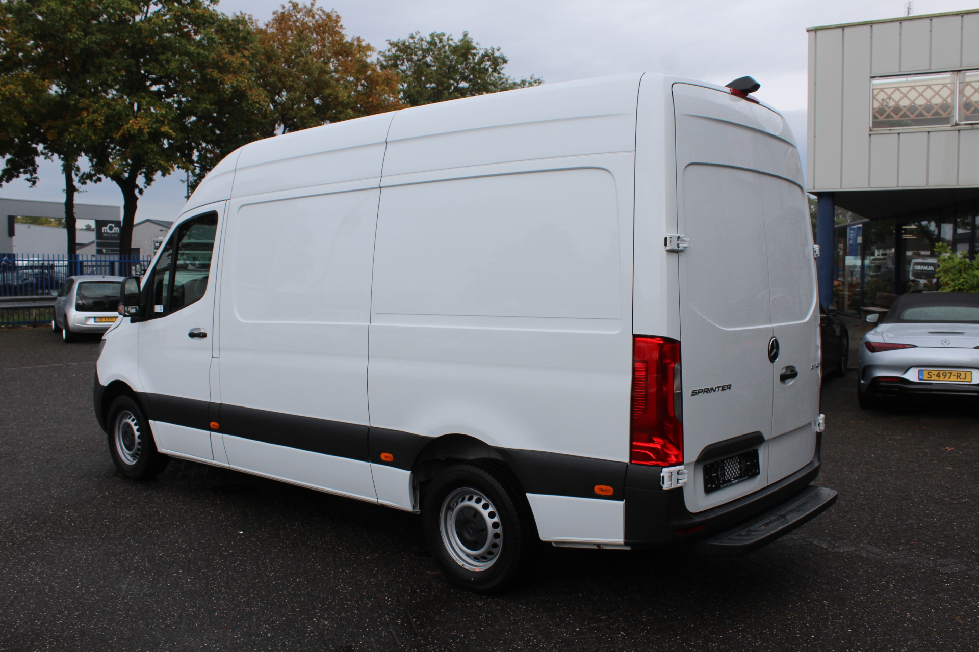 Mercedes-Benz Sprinter 9