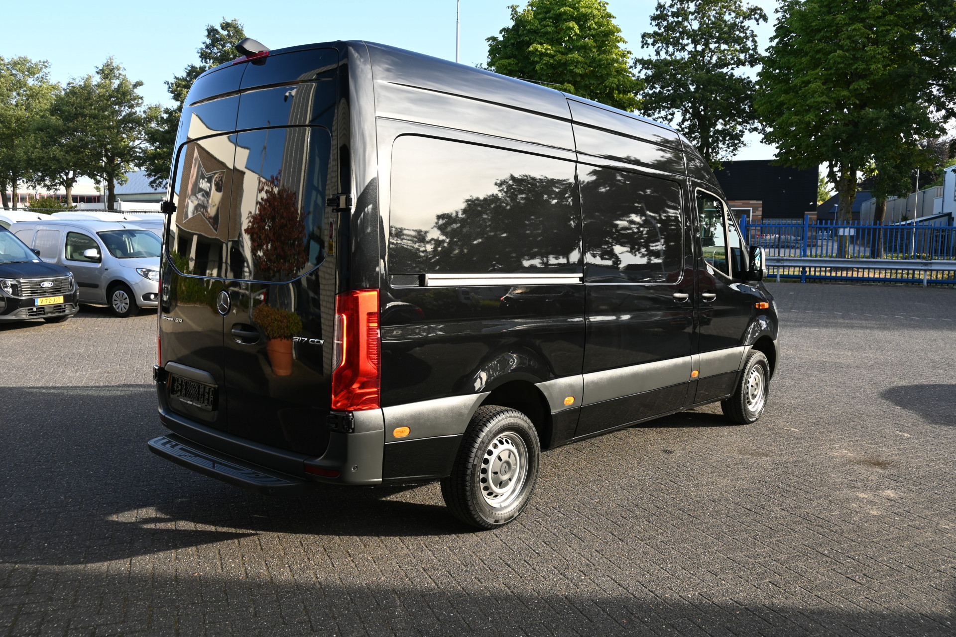 Mercedes-Benz Sprinter 2