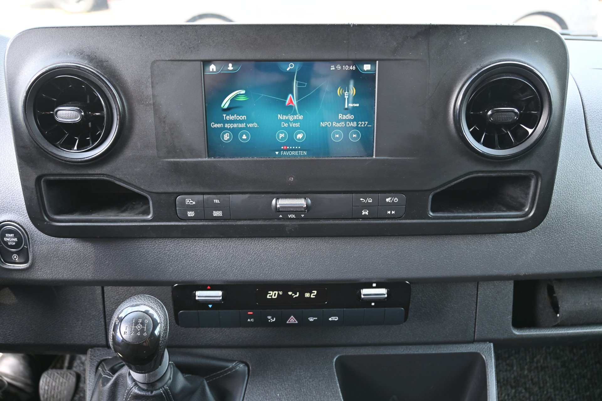 Mercedes-Benz Sprinter 4