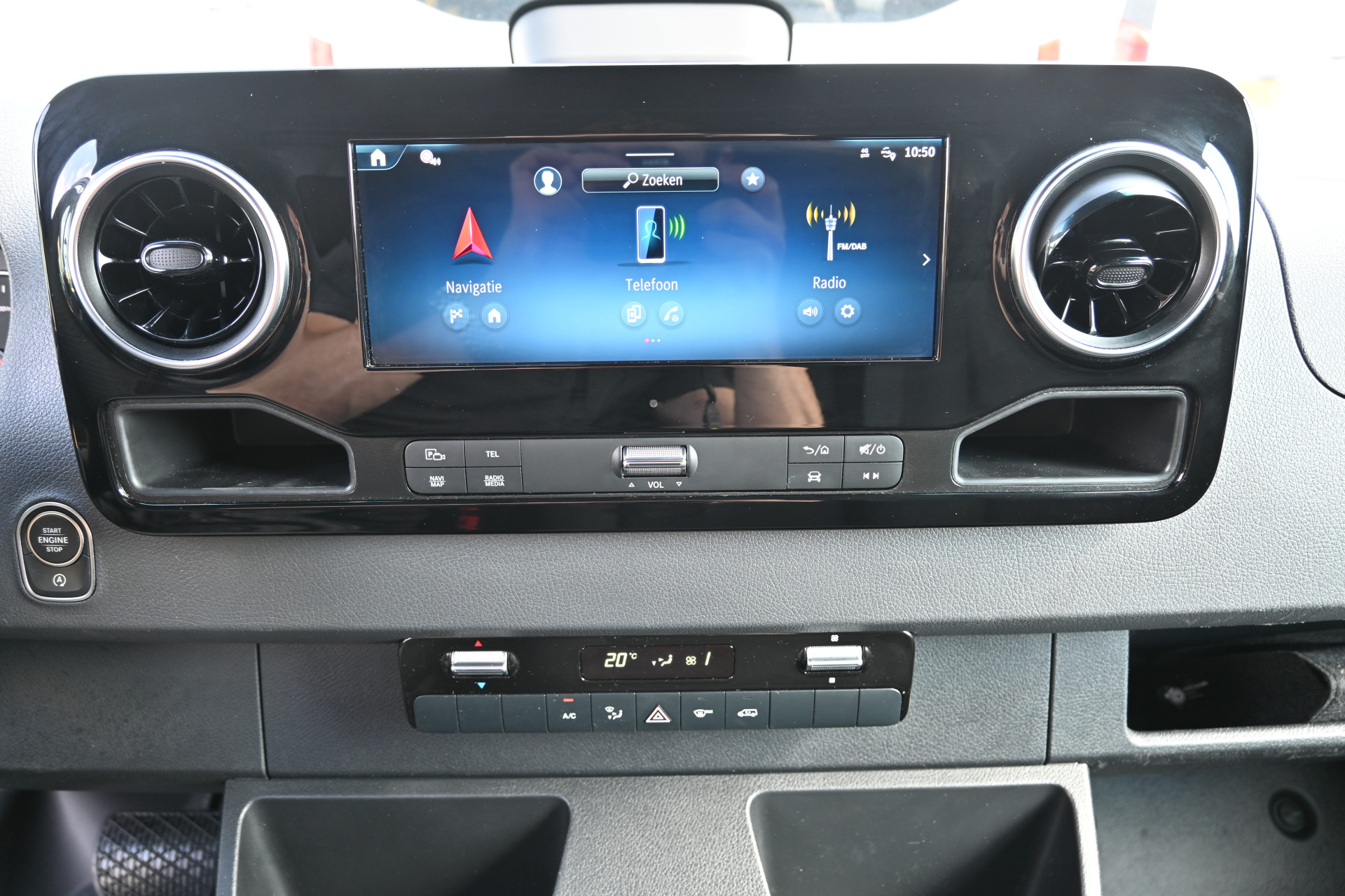 Mercedes-Benz Sprinter 4